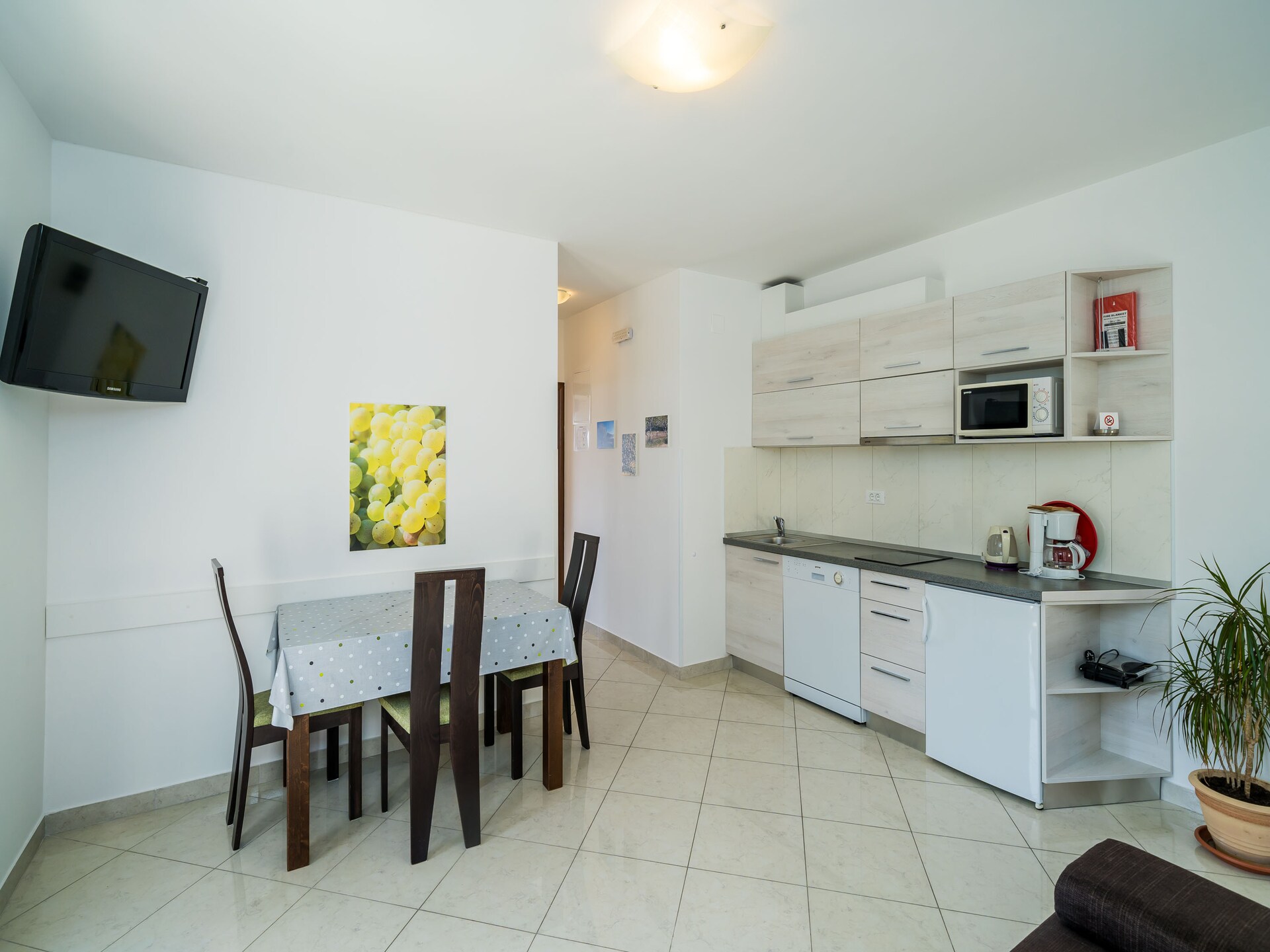 Appartement met balkon en zeezicht vlakbij strand in Plat, Mlini - foto 9