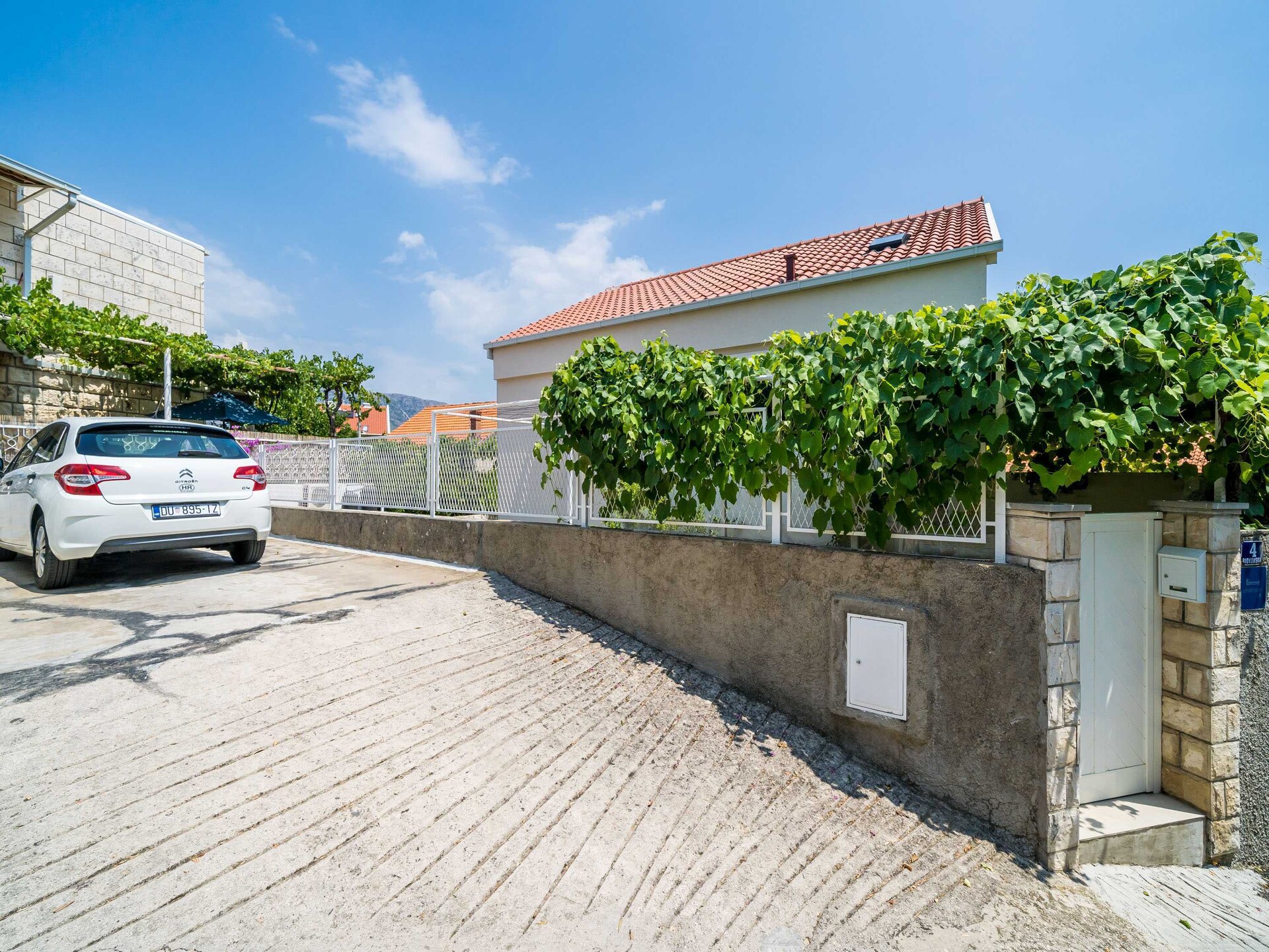 Studio met zonnig terras op loopafstand van strand in Dubrovnik - foto 1