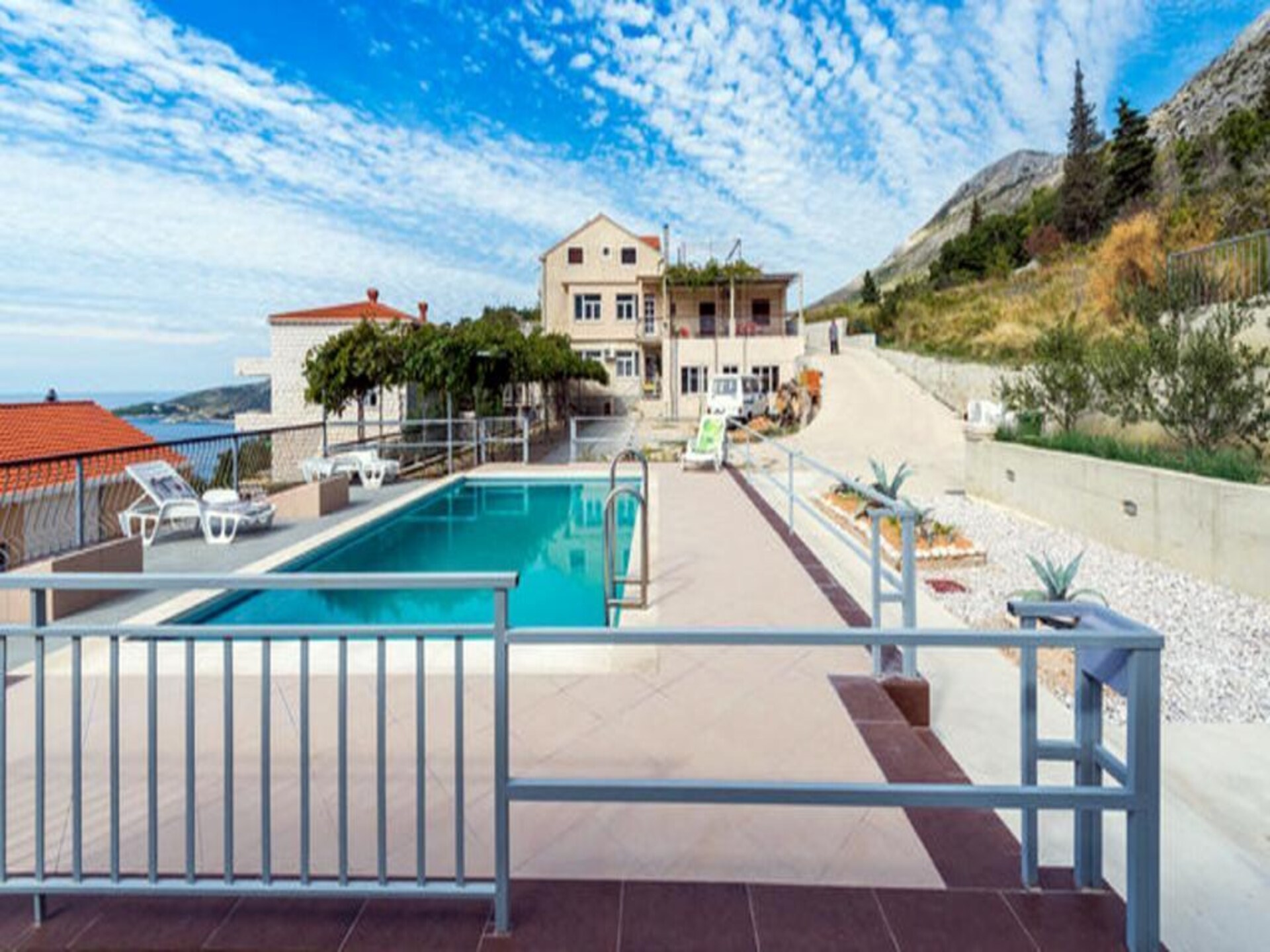Ruim appartement met terras en zwembad, op 400m van strand in Mlini - foto 4