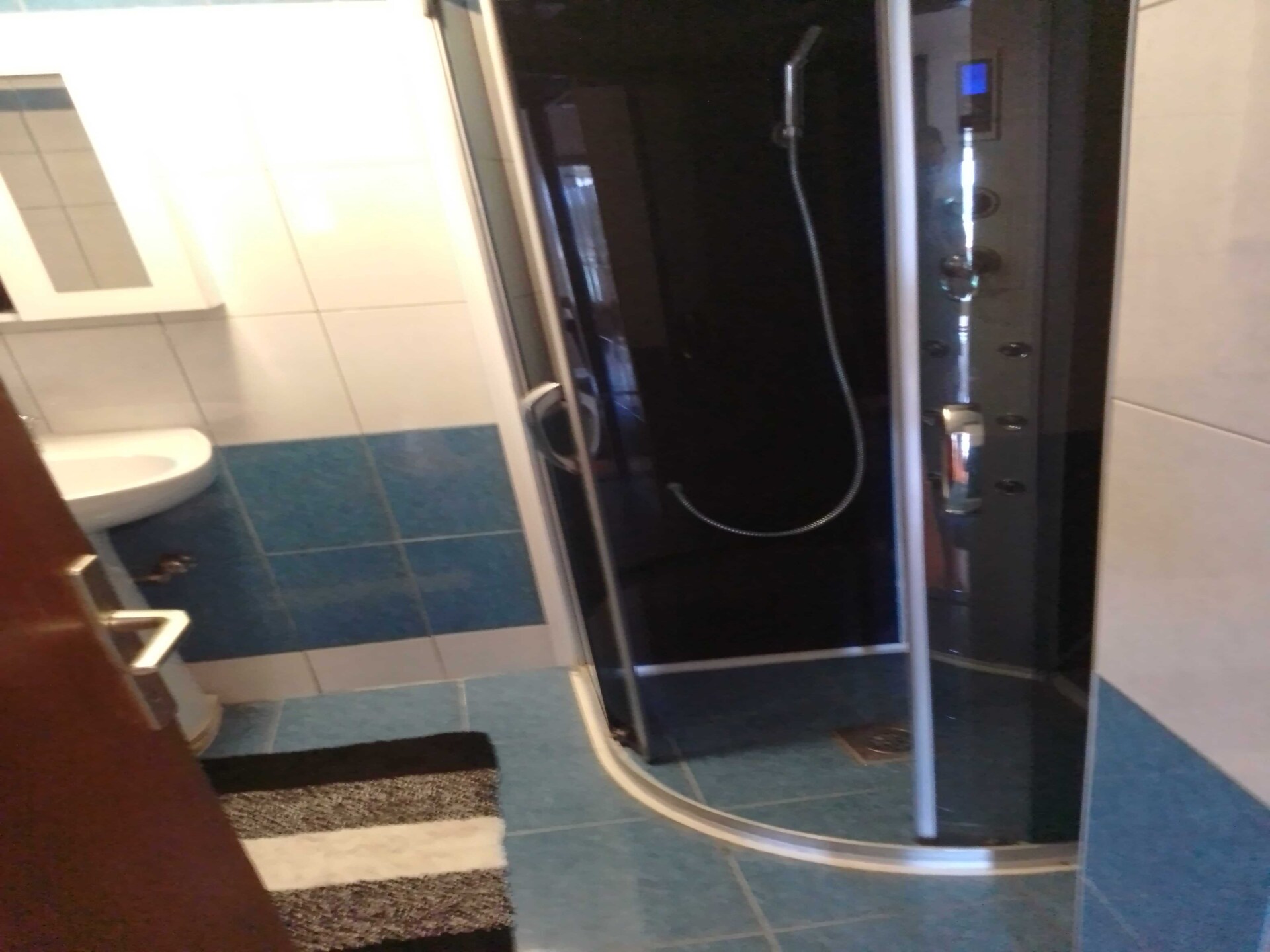 Ruim appartement met panoramisch zeezicht op de Baai van Gruž - foto 14