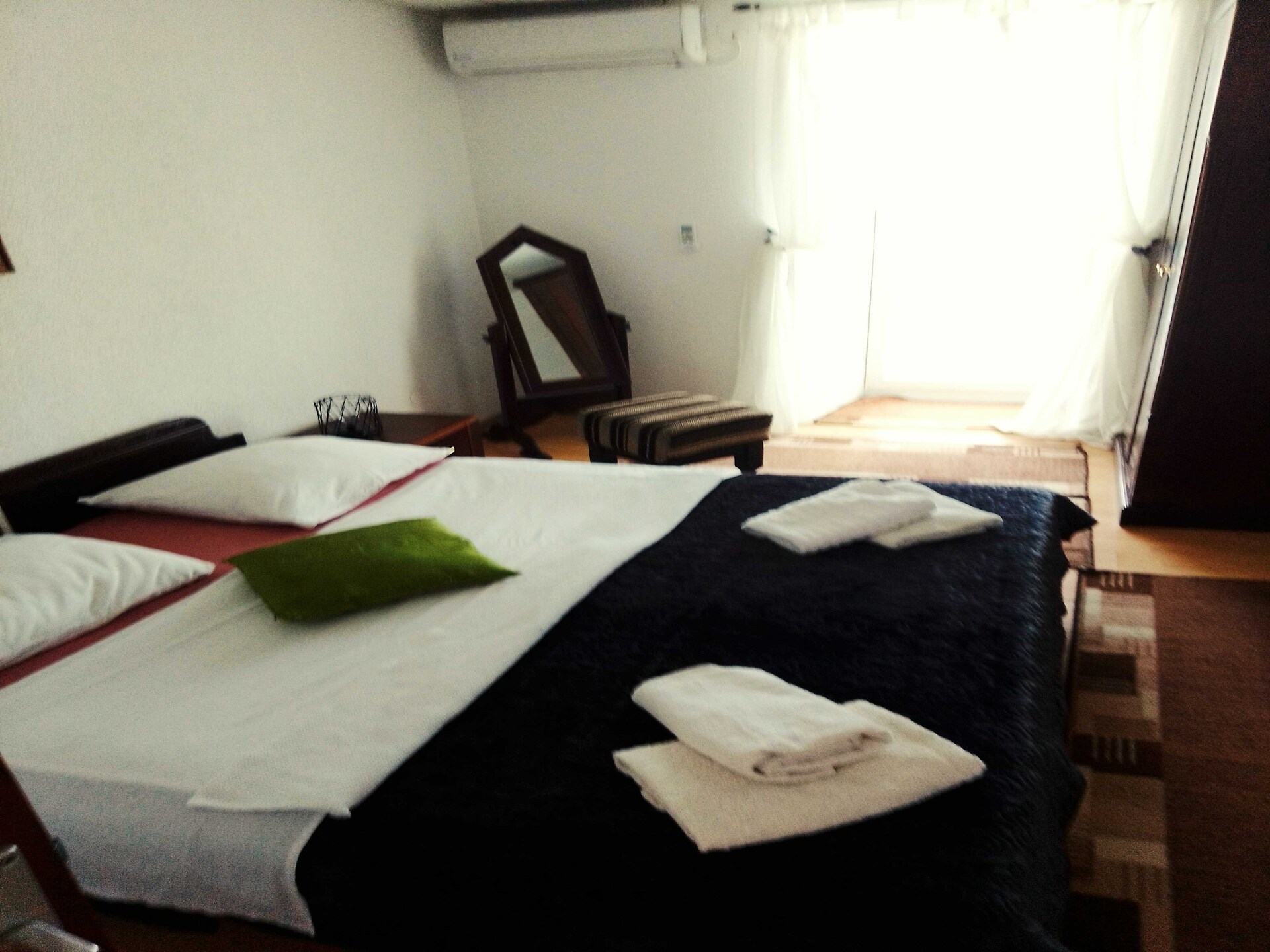 Ruim appartement met panoramisch zeezicht op de Baai van Gruž - foto 12