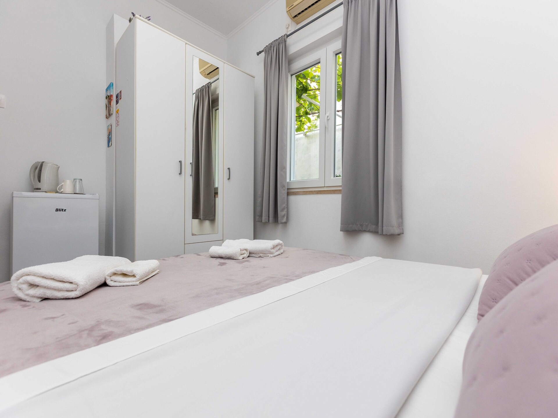 Knusse kamer met uitzicht op zee en de oude stad - foto 11