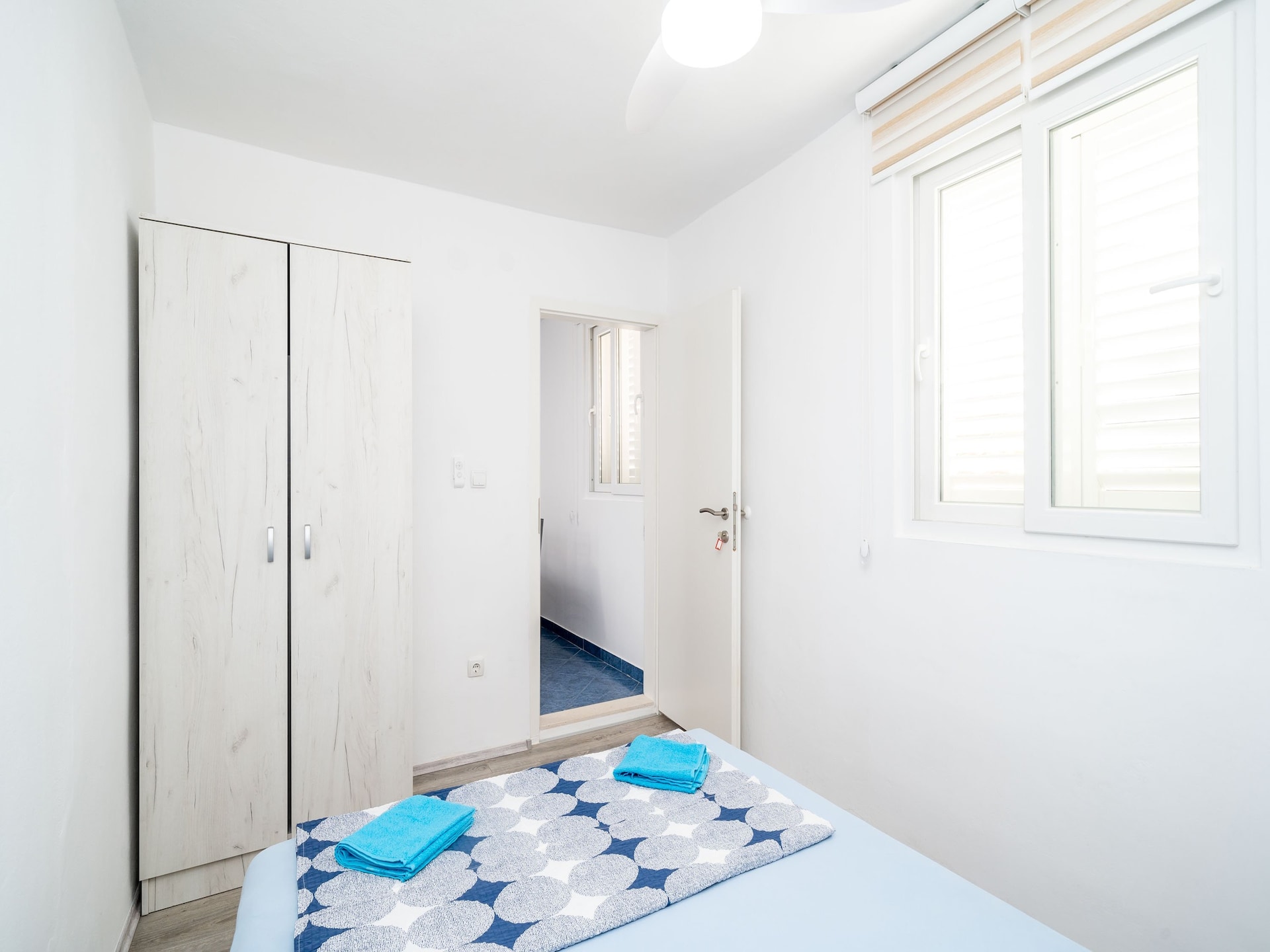 Knusse tweepersoonskamer met gedeelde keuken aan de Baai van Gruž - foto 12