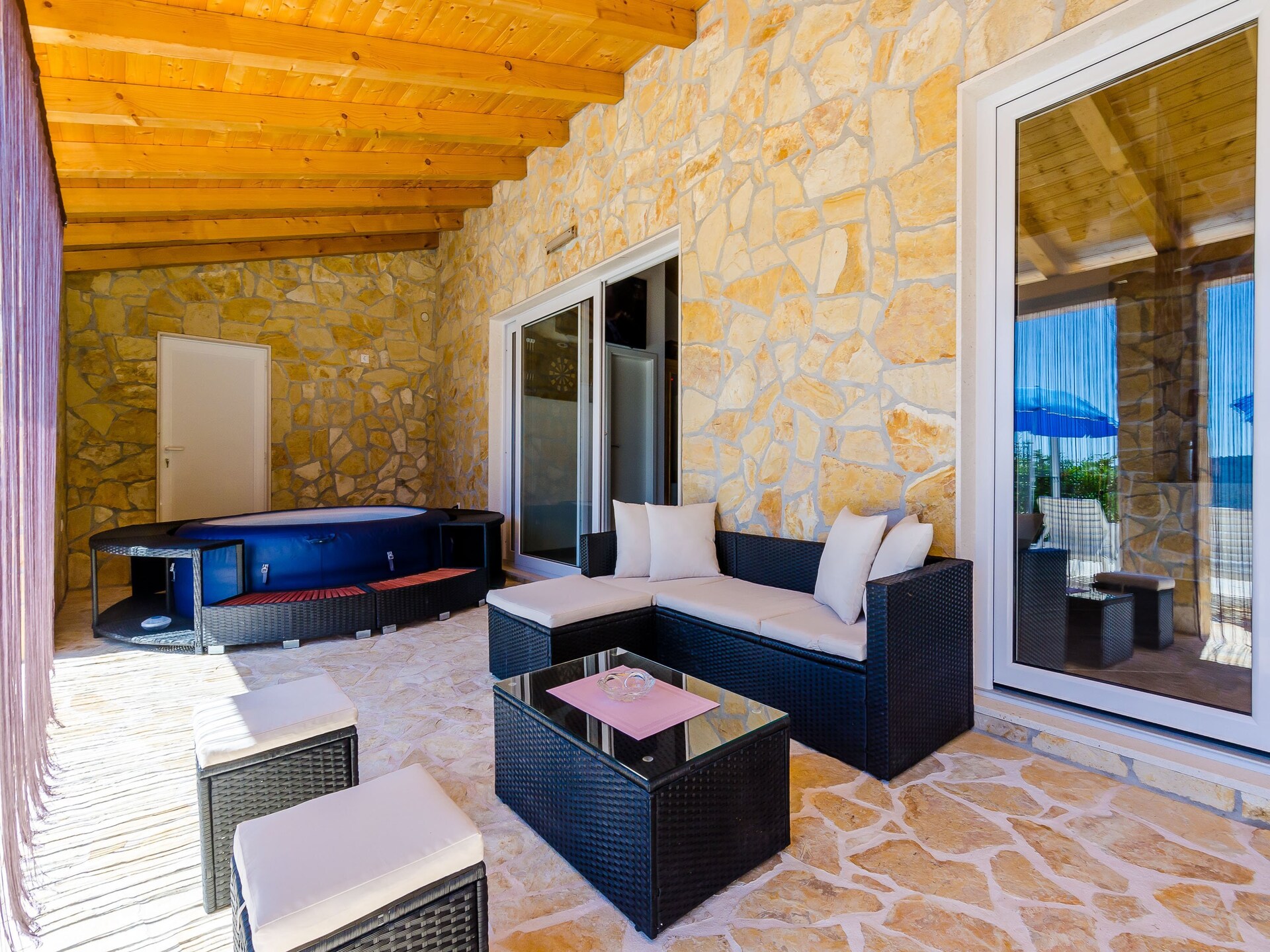 Villa Mateo: Ruime villa met privézwembad en terras in het groene Konavle - foto 1
