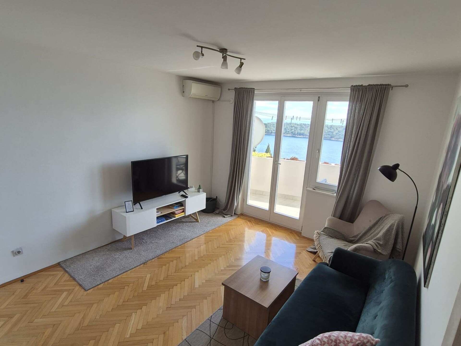 Apartment Mia: Ruim appartement met balkon en zeezicht nabij centrum Dubrovnik - foto 4