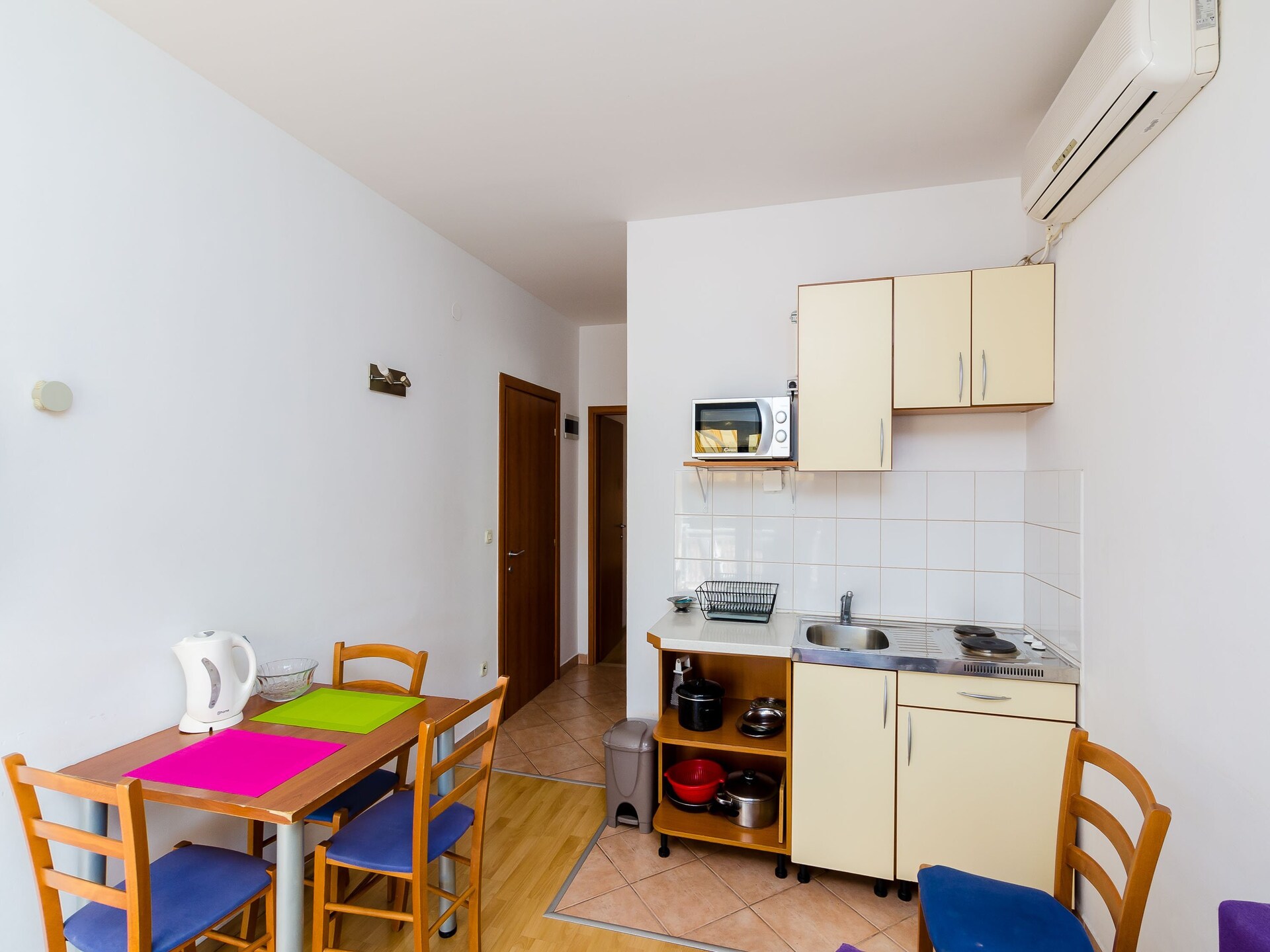 Licht studio-appartement met balkon, op loopafstand van Dubrovnik's oude stad - foto 8