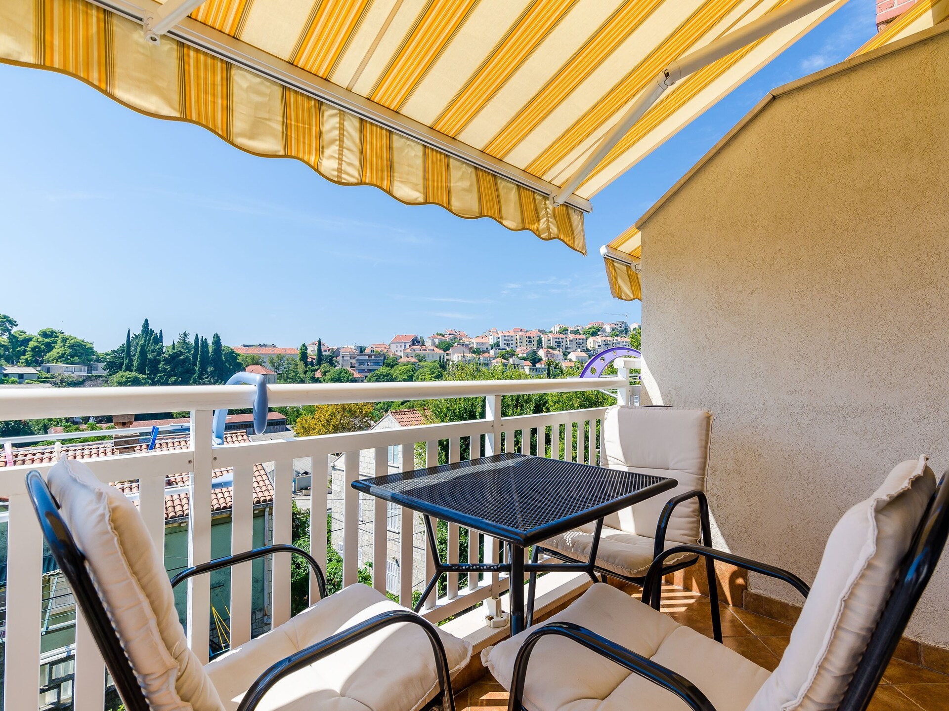 Licht studio-appartement met balkon, op loopafstand van Dubrovnik's oude stad - foto 1