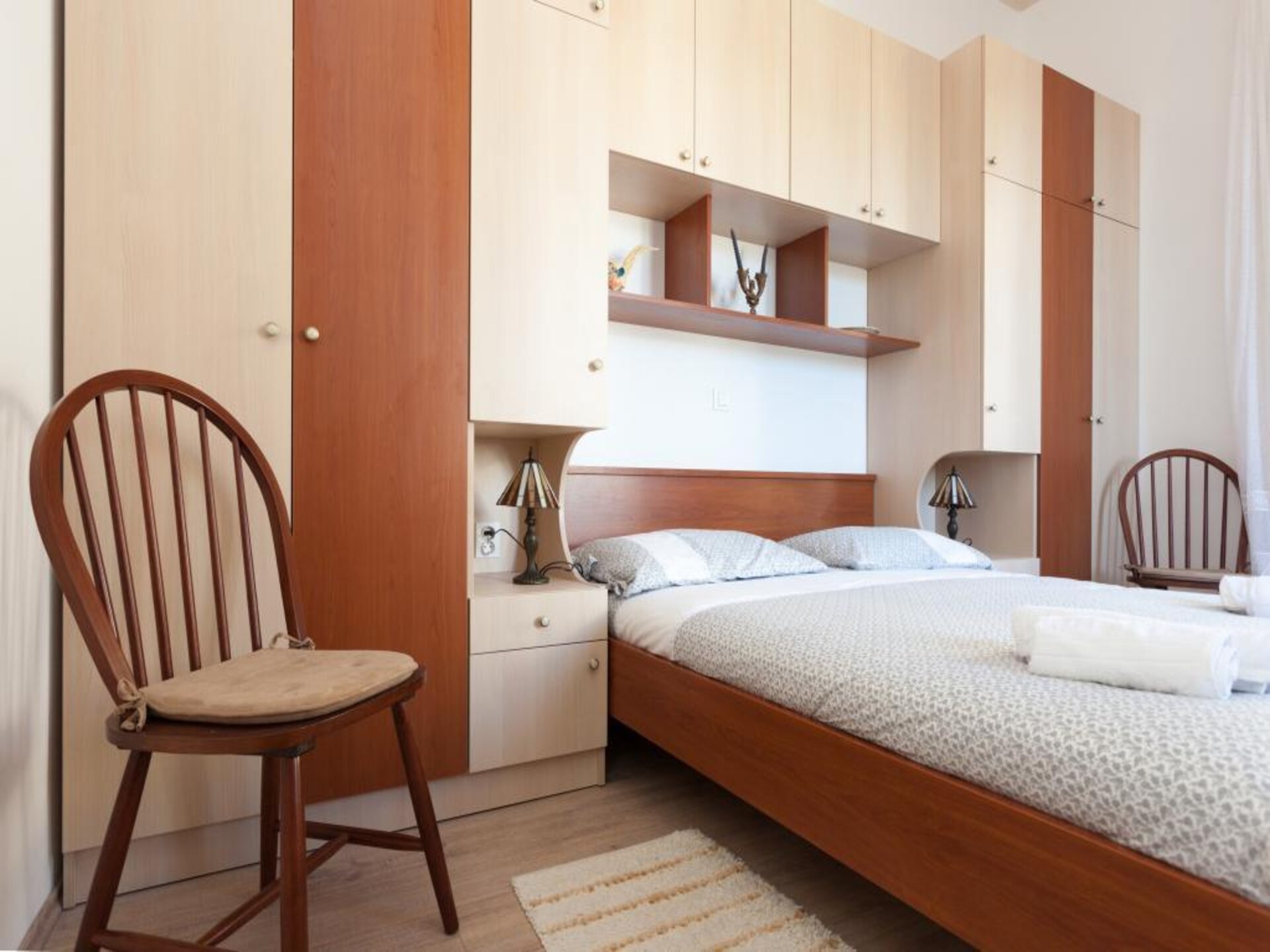 Ruim 2-slaapkamerappartement met zeezicht en terras op 260m van de oude stad - foto 23