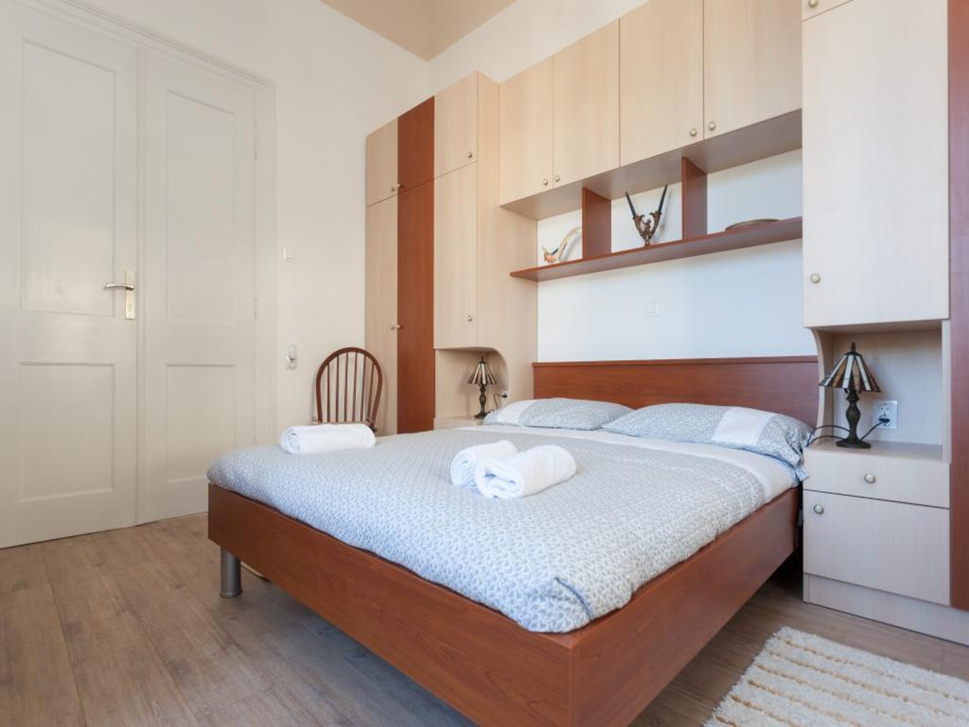 Ruim 2-slaapkamerappartement met zeezicht en terras op 260m van de oude stad - foto 8