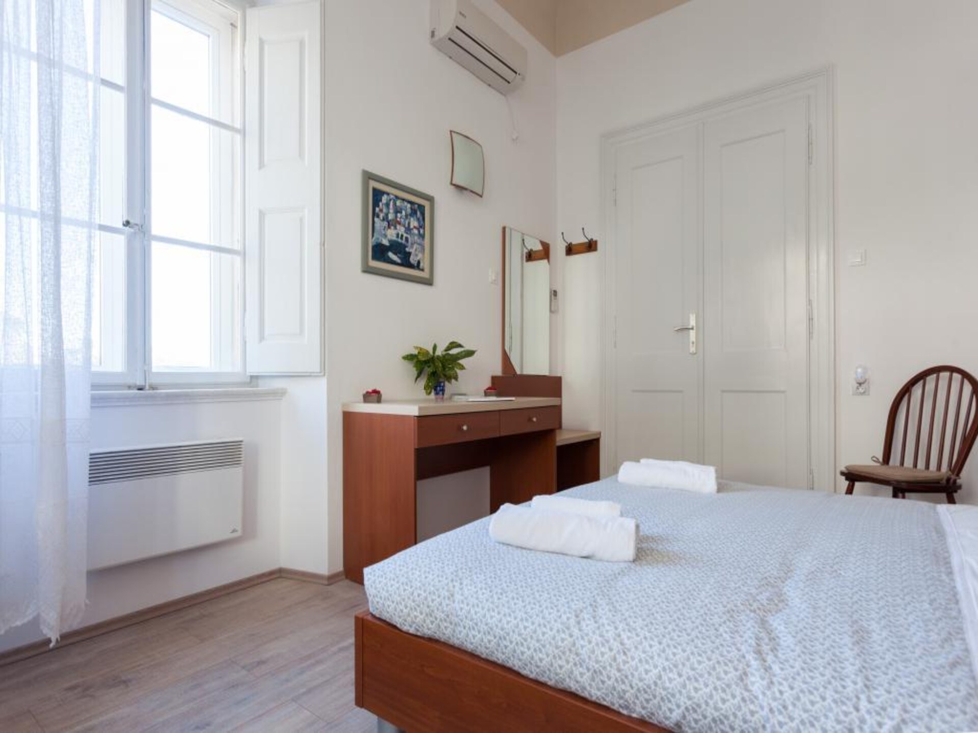 Ruim 2-slaapkamerappartement met zeezicht en terras op 260m van de oude stad - foto 16