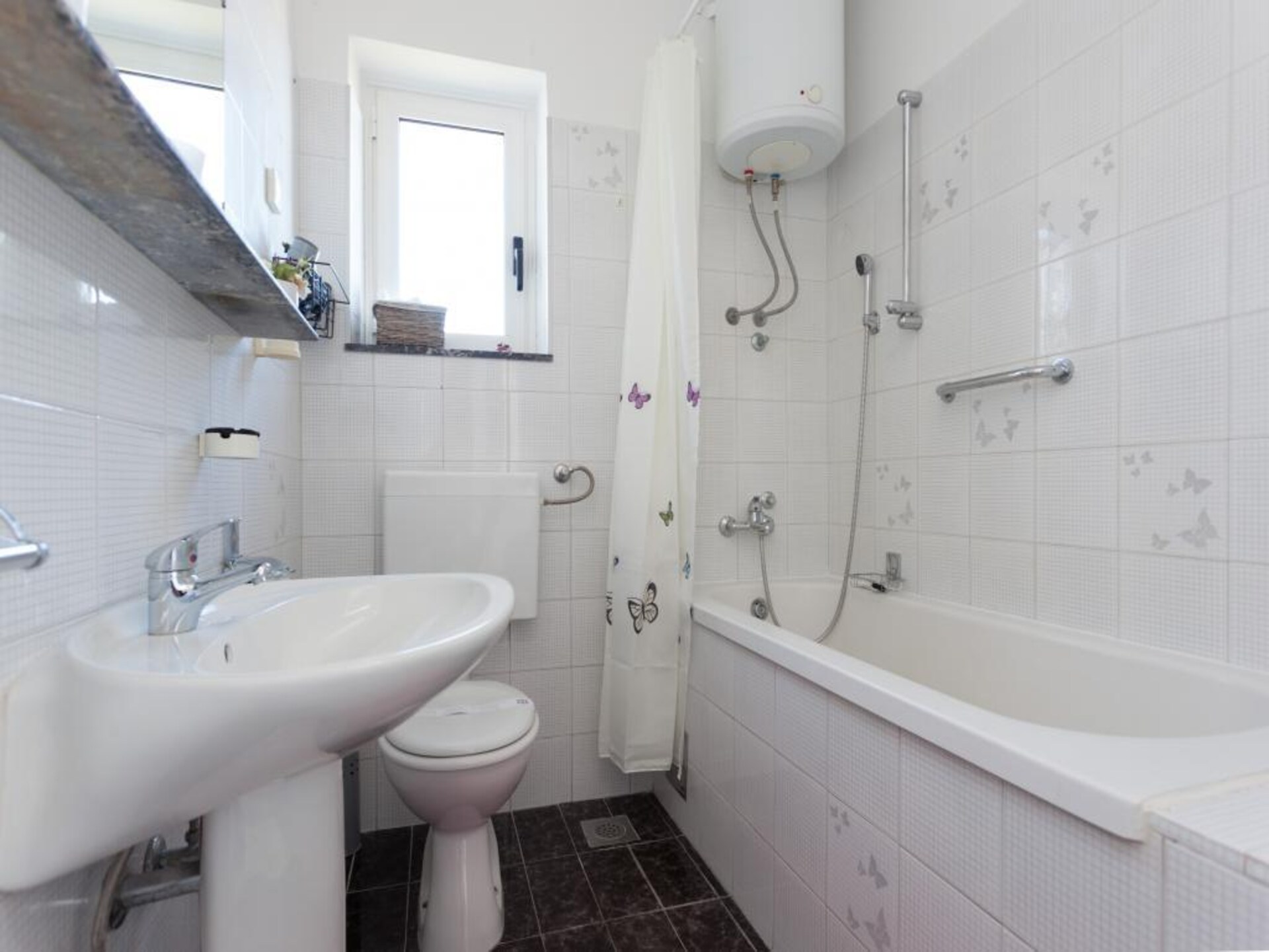Ruim 2-slaapkamerappartement met zeezicht en terras op 260m van de oude stad - foto 30