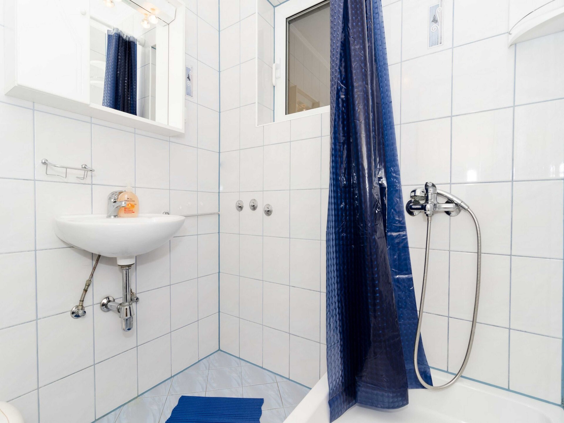 Double Room met balkon en deels zeezicht in Mlini, vlakbij de Adriatische Zee - foto 8