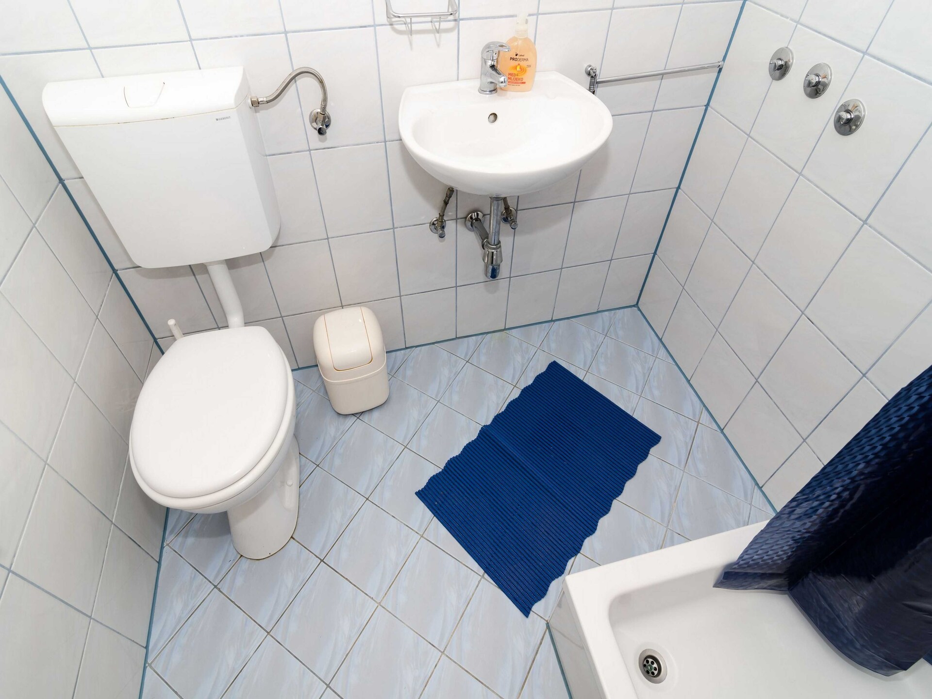 Double Room met balkon en deels zeezicht in Mlini, vlakbij de Adriatische Zee - foto 10