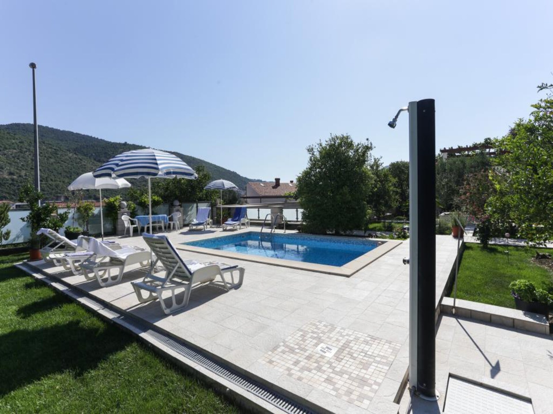 Appartement met balkon en zeezicht nabij Dubrovnik, 200m van het strand - foto 1