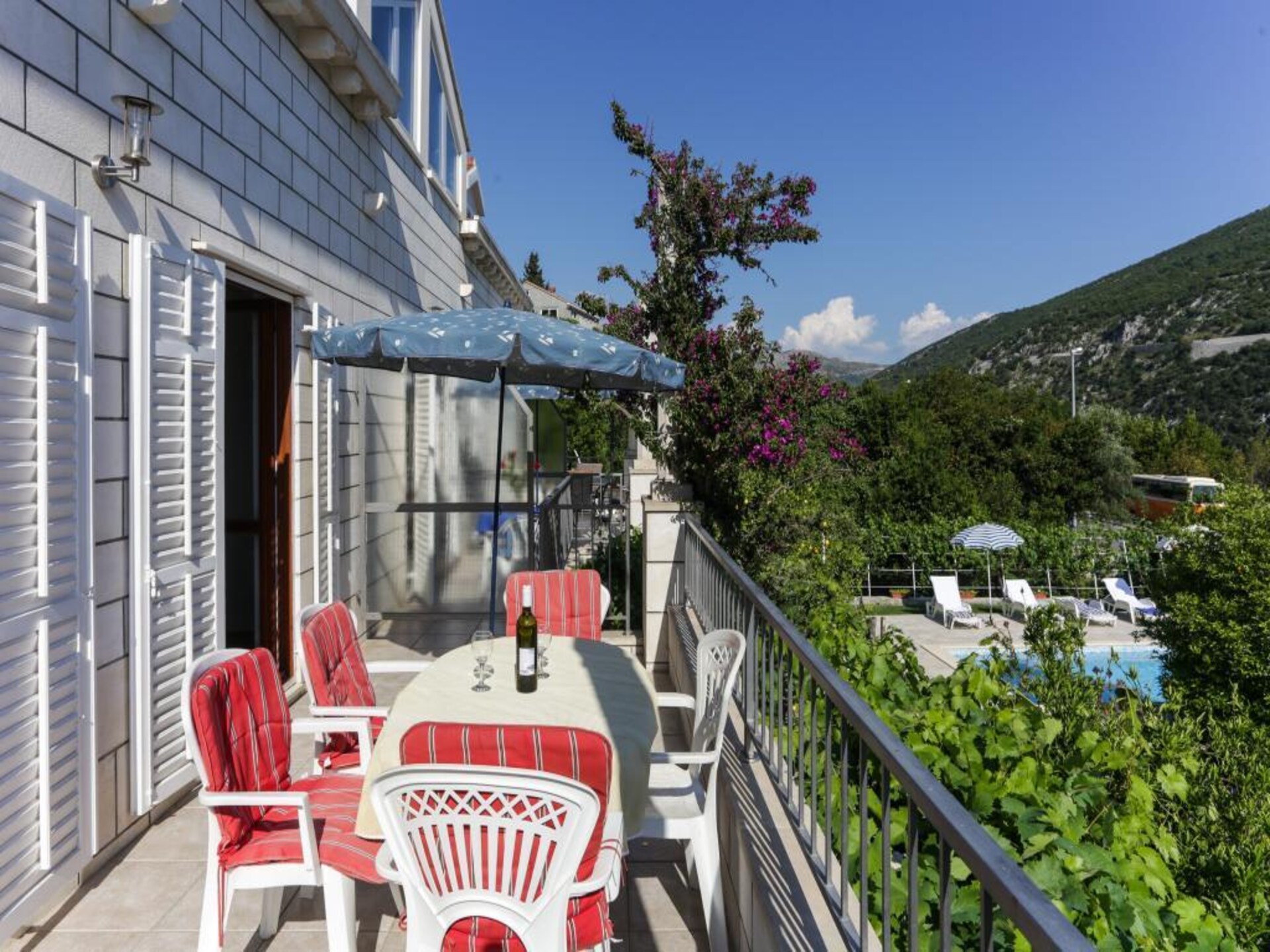 Appartement met balkon en zeezicht nabij Dubrovnik, 200m van het strand - foto 2