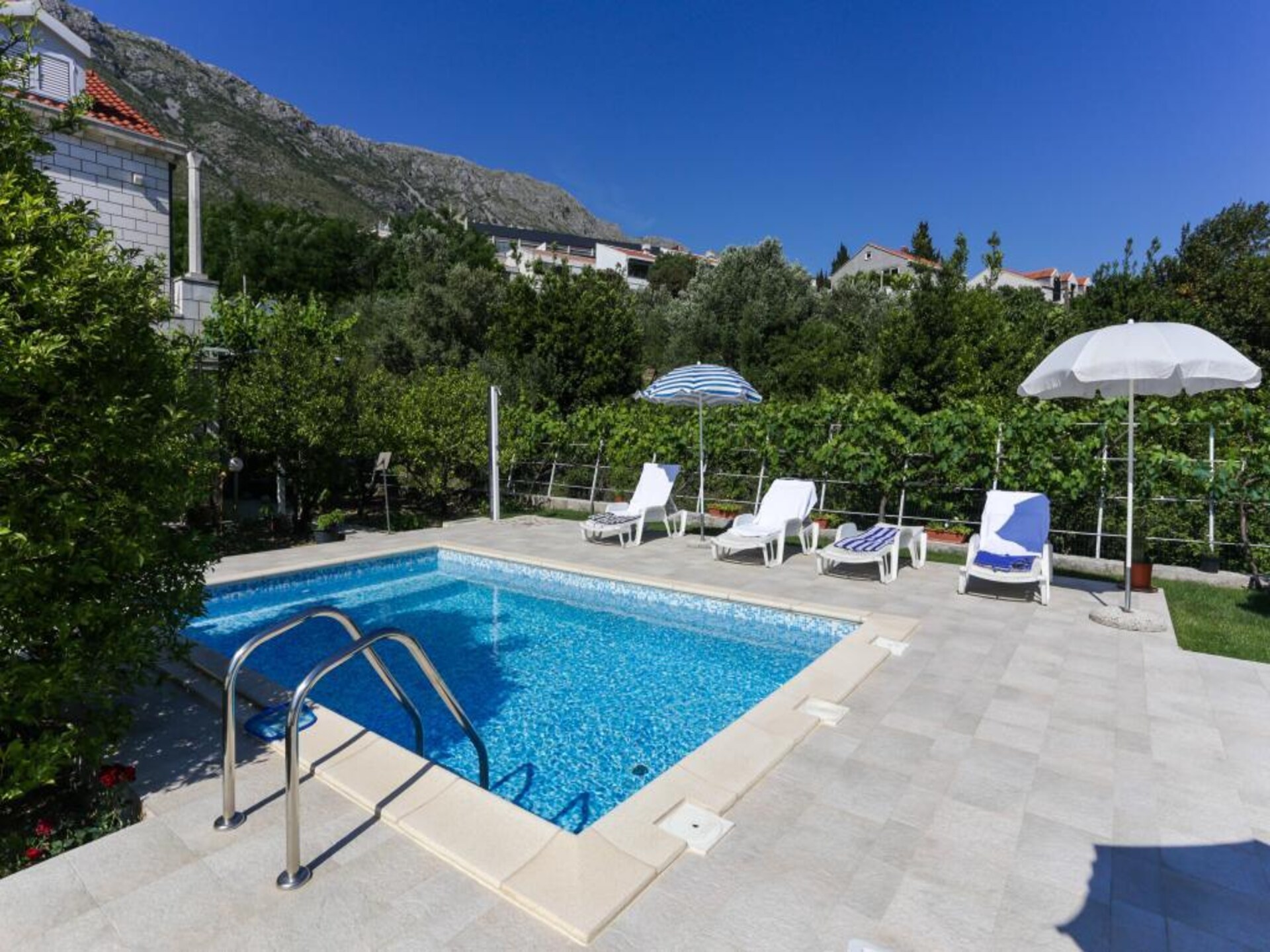 Knus appartement voor 3 bij Dubrovnik met zwembad, 200m van strand - foto 1