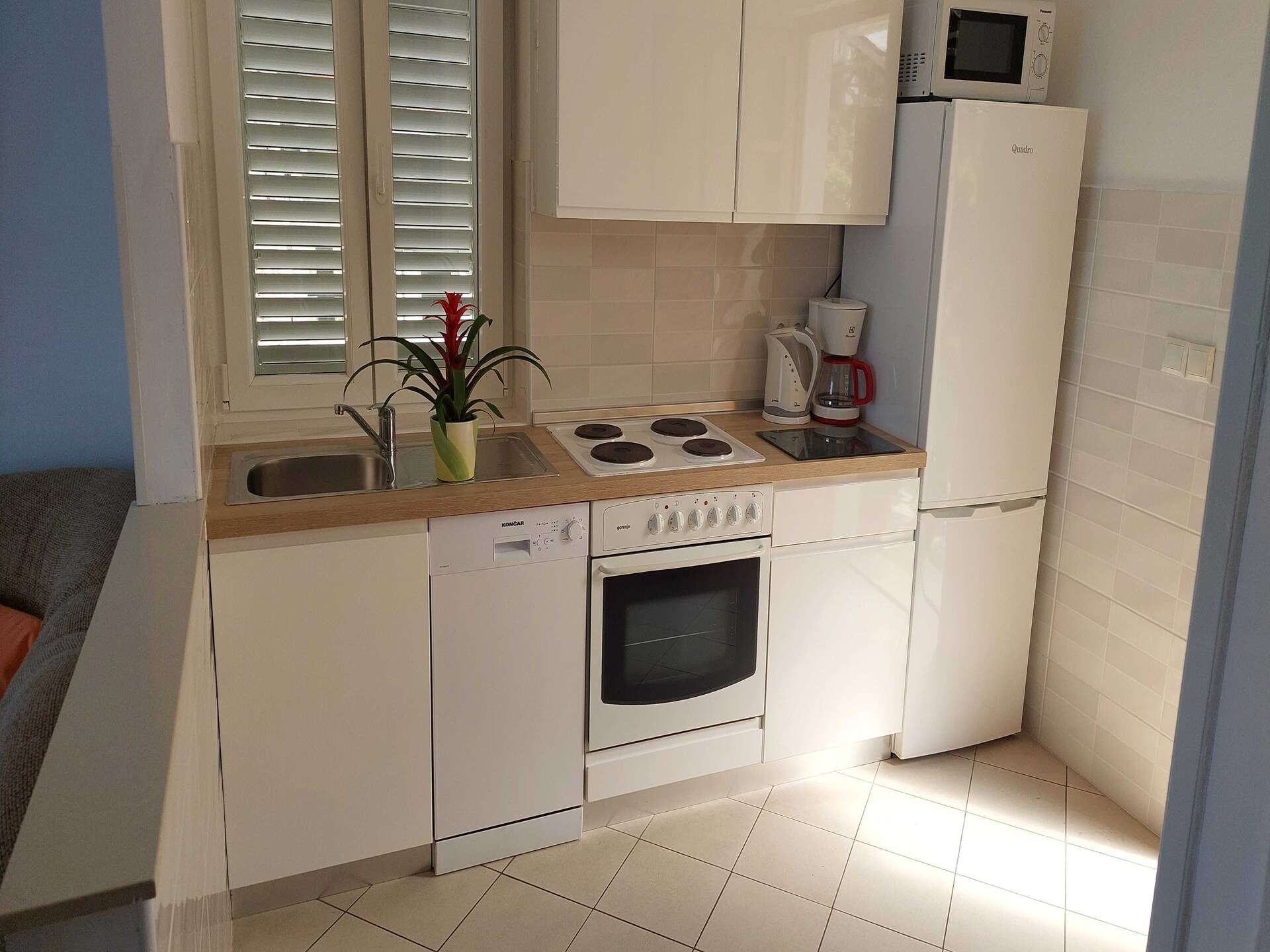 Zonovergoten appartement aan zee met balkon en uitzicht op de Adriatische Zee - foto 6