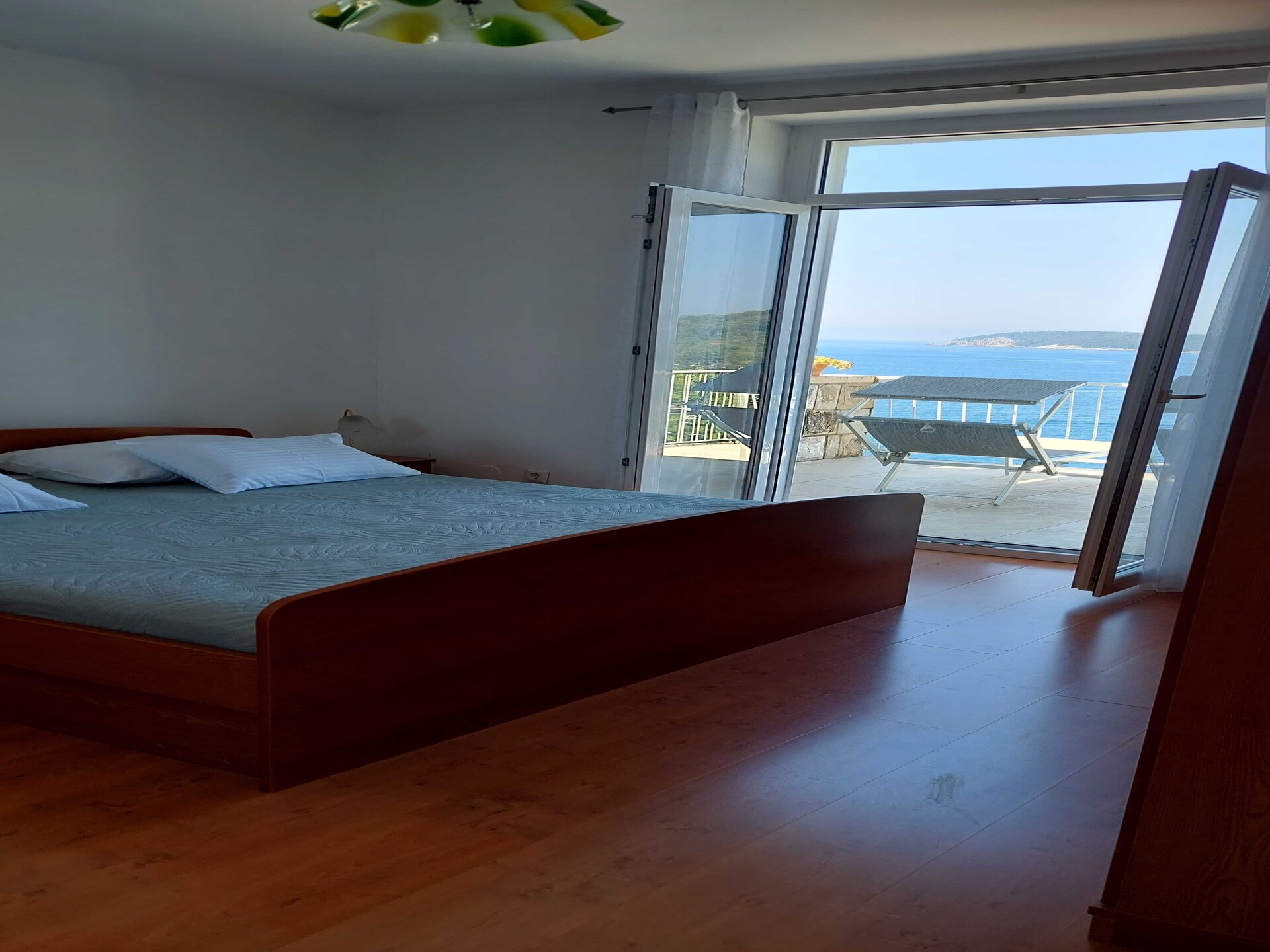 Zonovergoten appartement aan zee met balkon en uitzicht op de Adriatische Zee - foto 7