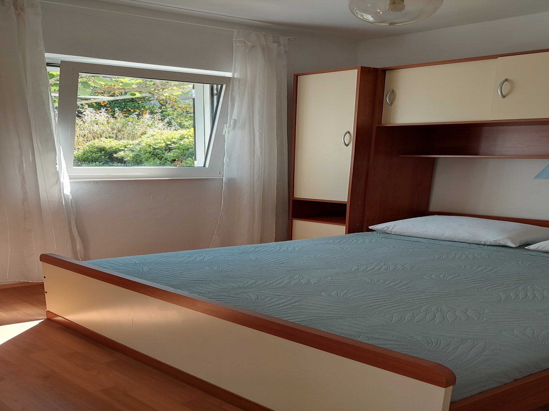 Zonovergoten appartement aan zee met balkon en uitzicht op de Adriatische Zee - foto 10