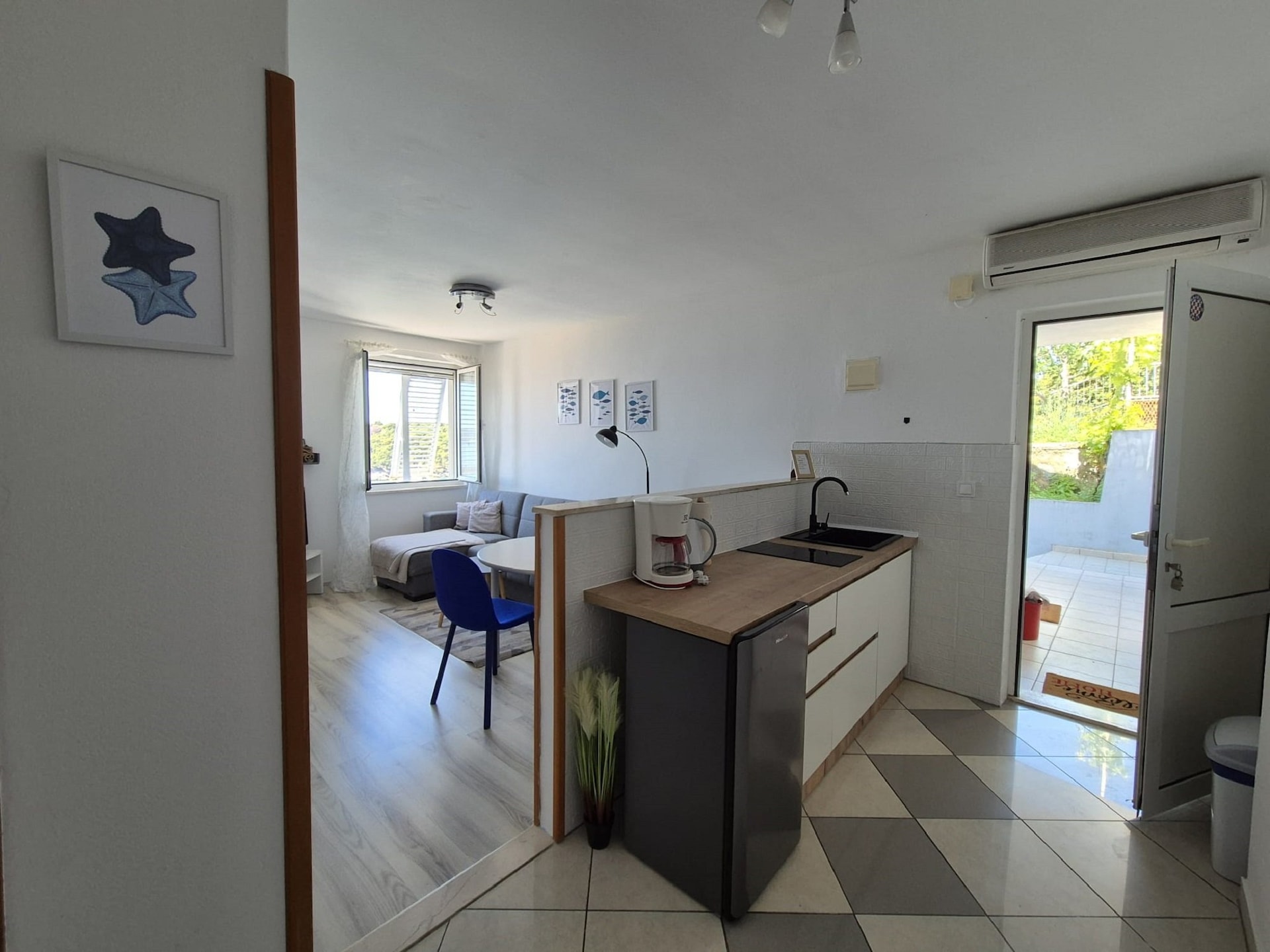 Appartement met zeezicht op 50 meter van het strand in Štikovica - foto 5