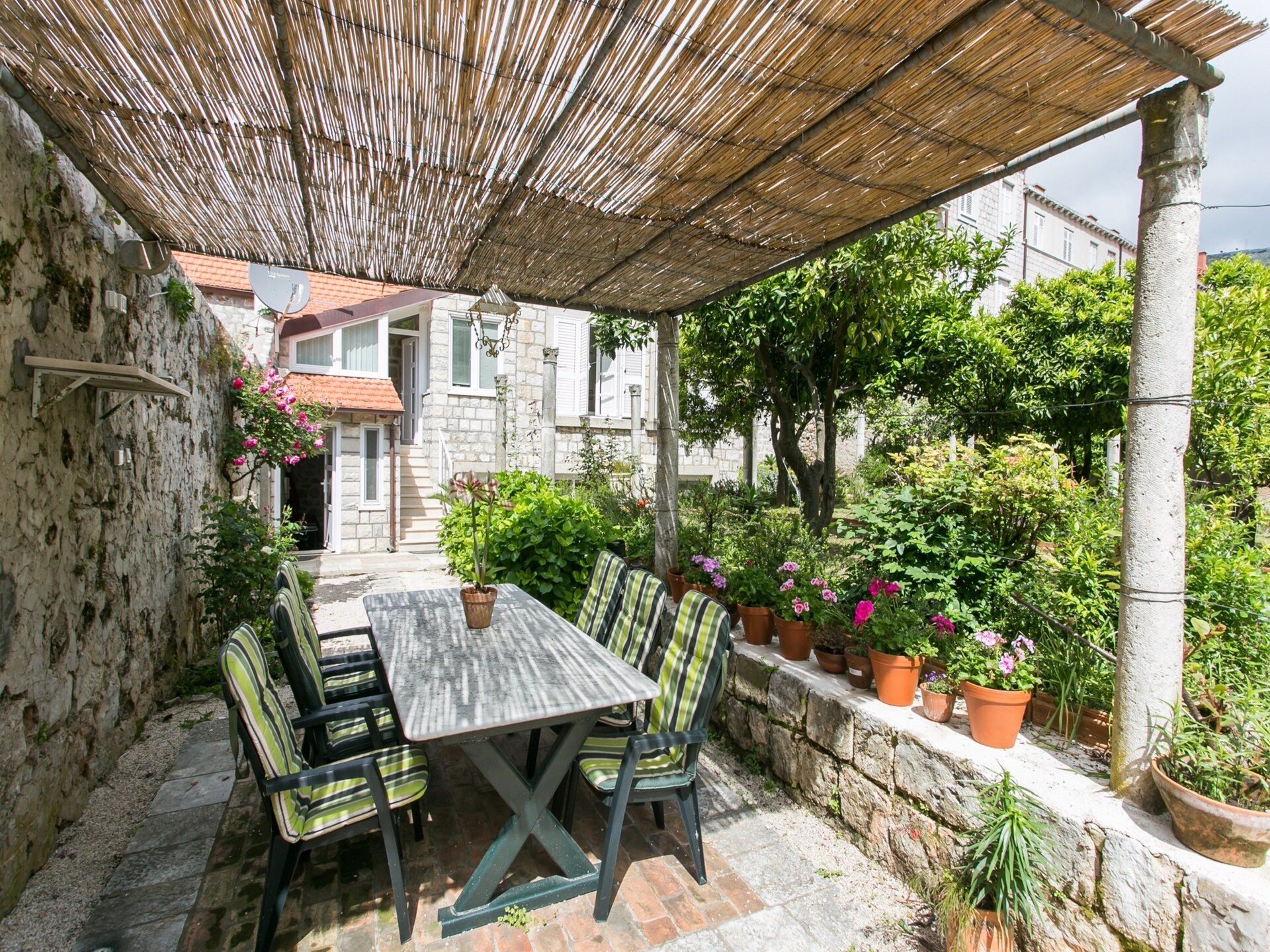 Modern appartement met terras en tuin op 400m van zee in Lapad, Dubrovnik - foto 13