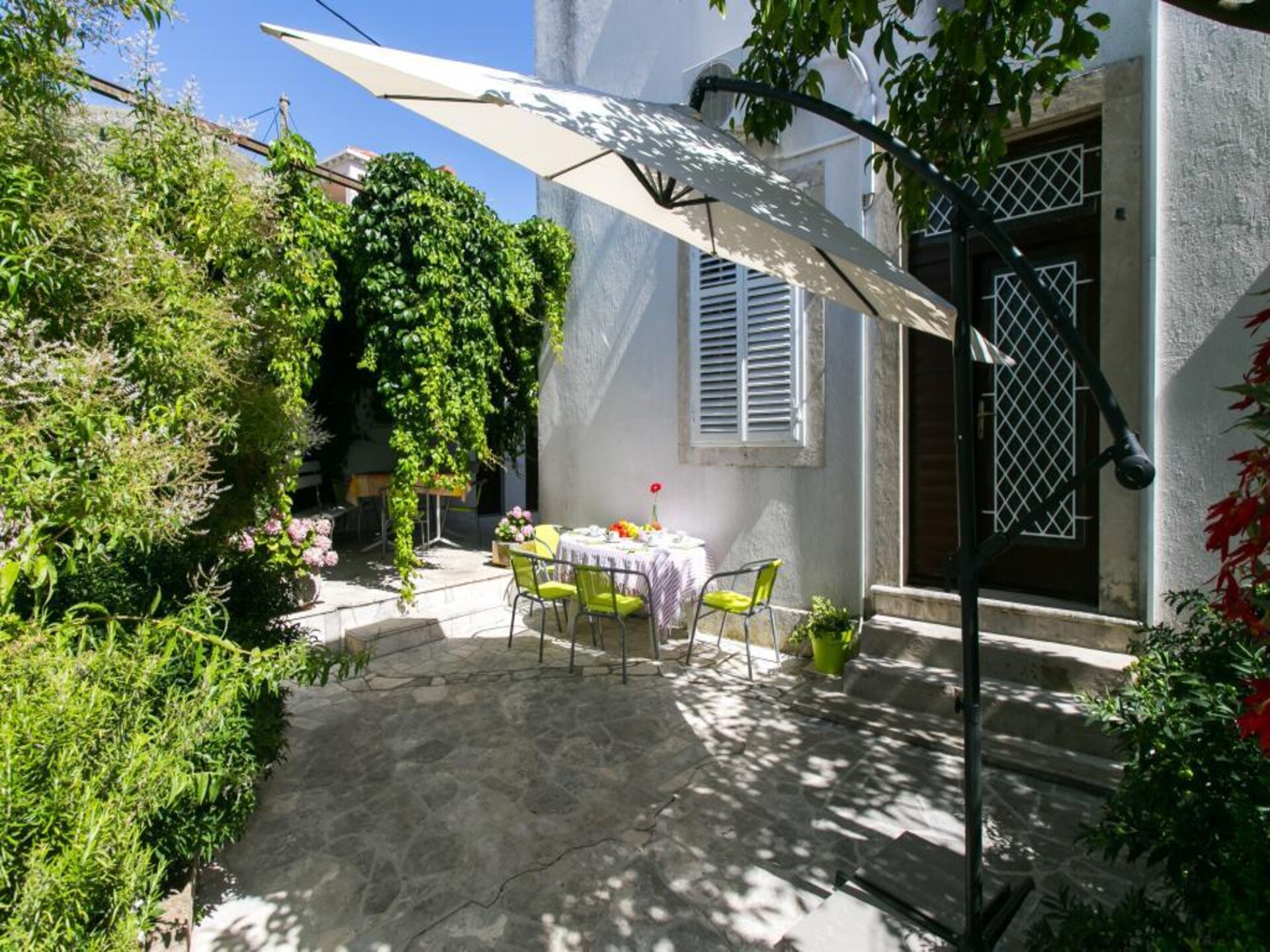 Kleurrijk appartement met terras en tuinzicht in de wijk Gruž, Dubrovnik - foto 16