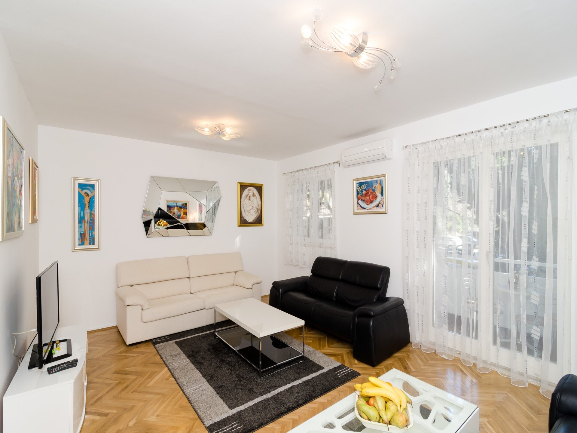 Modern 2-kamerappartement met balkon en uitzicht, op loopafstand van Old Town - foto 3