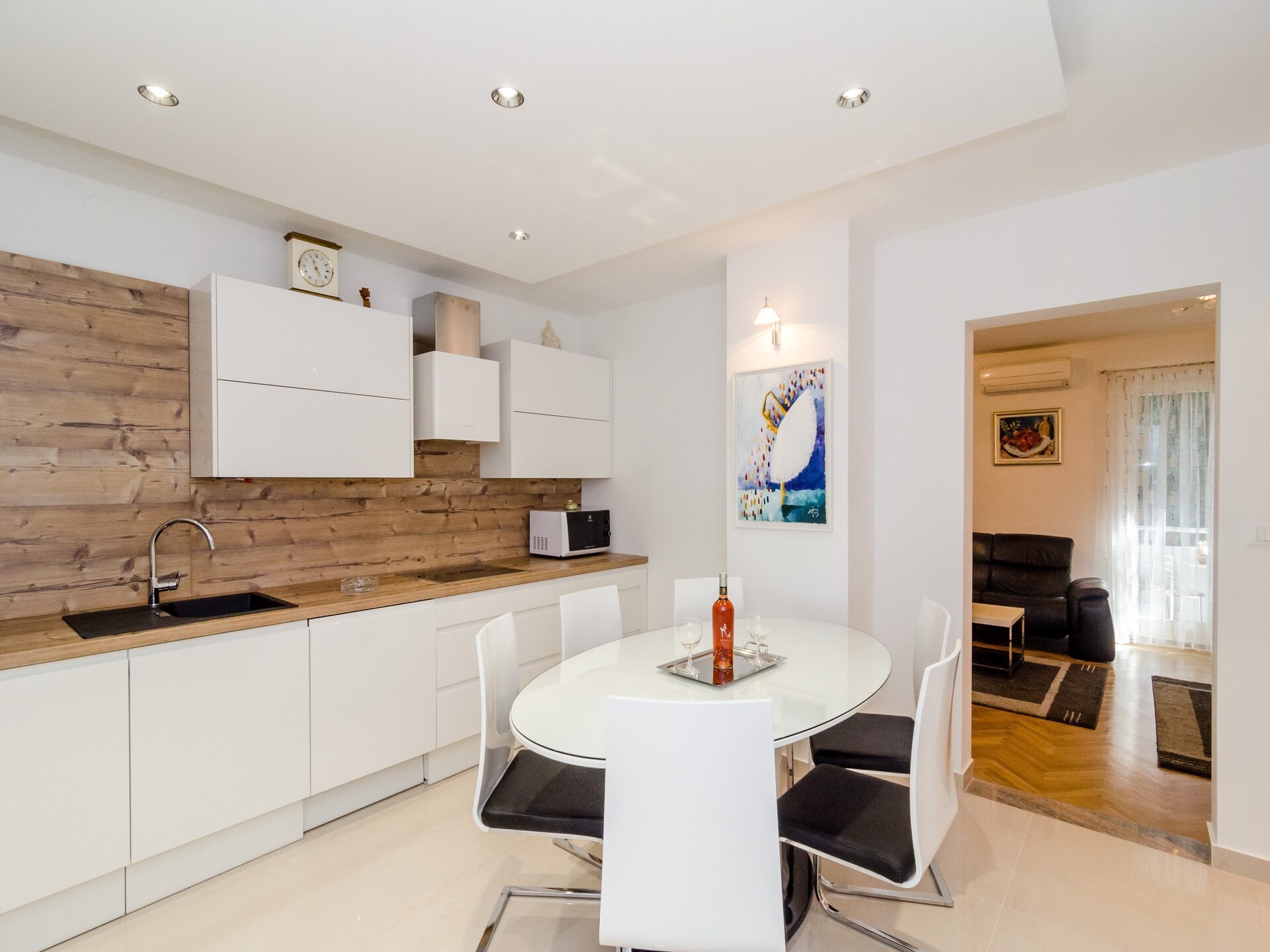 Modern 2-kamerappartement met balkon en uitzicht, op loopafstand van Old Town - foto 12