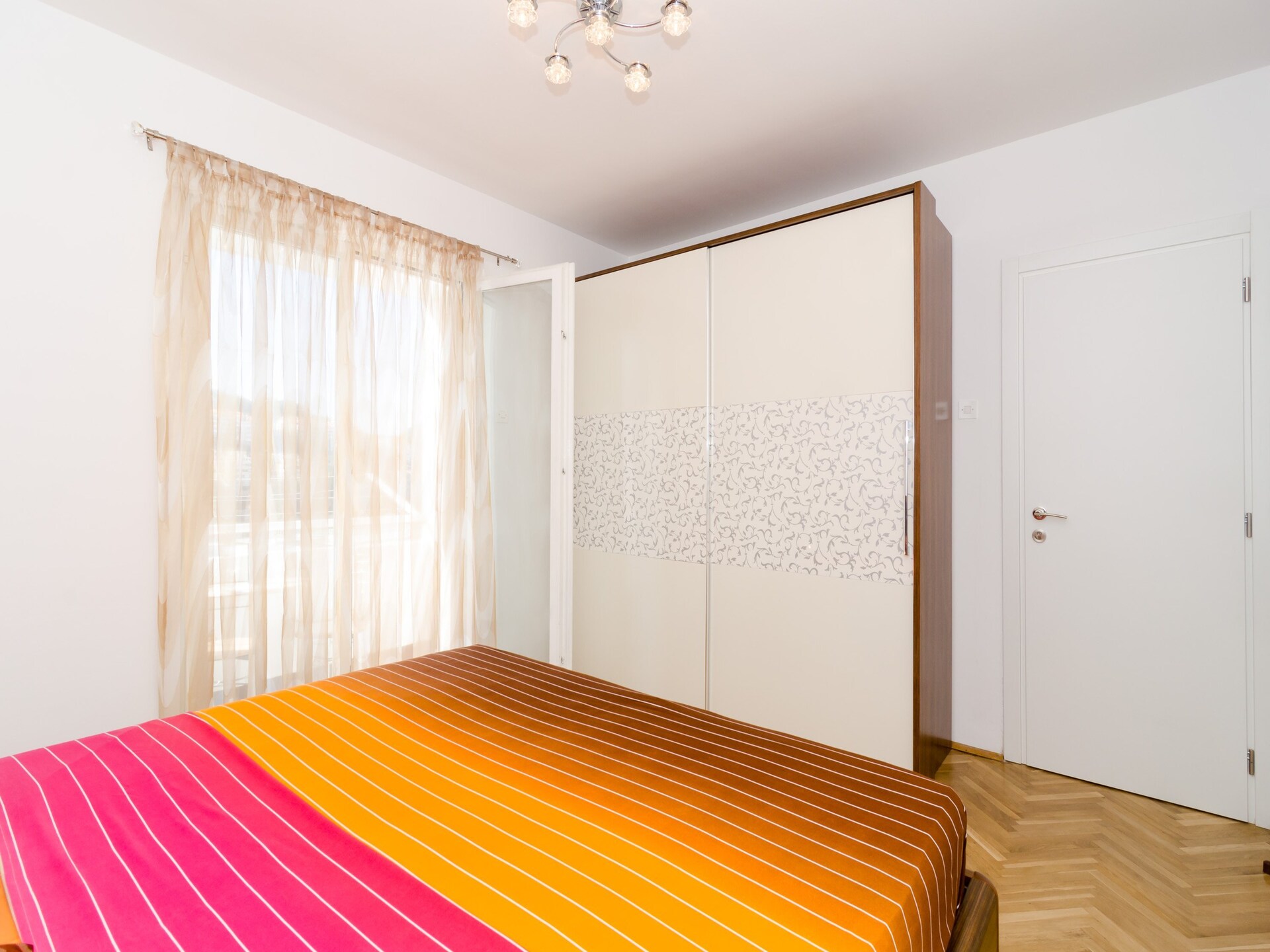 Modern 2-kamerappartement met balkon en uitzicht, op loopafstand van Old Town - foto 17