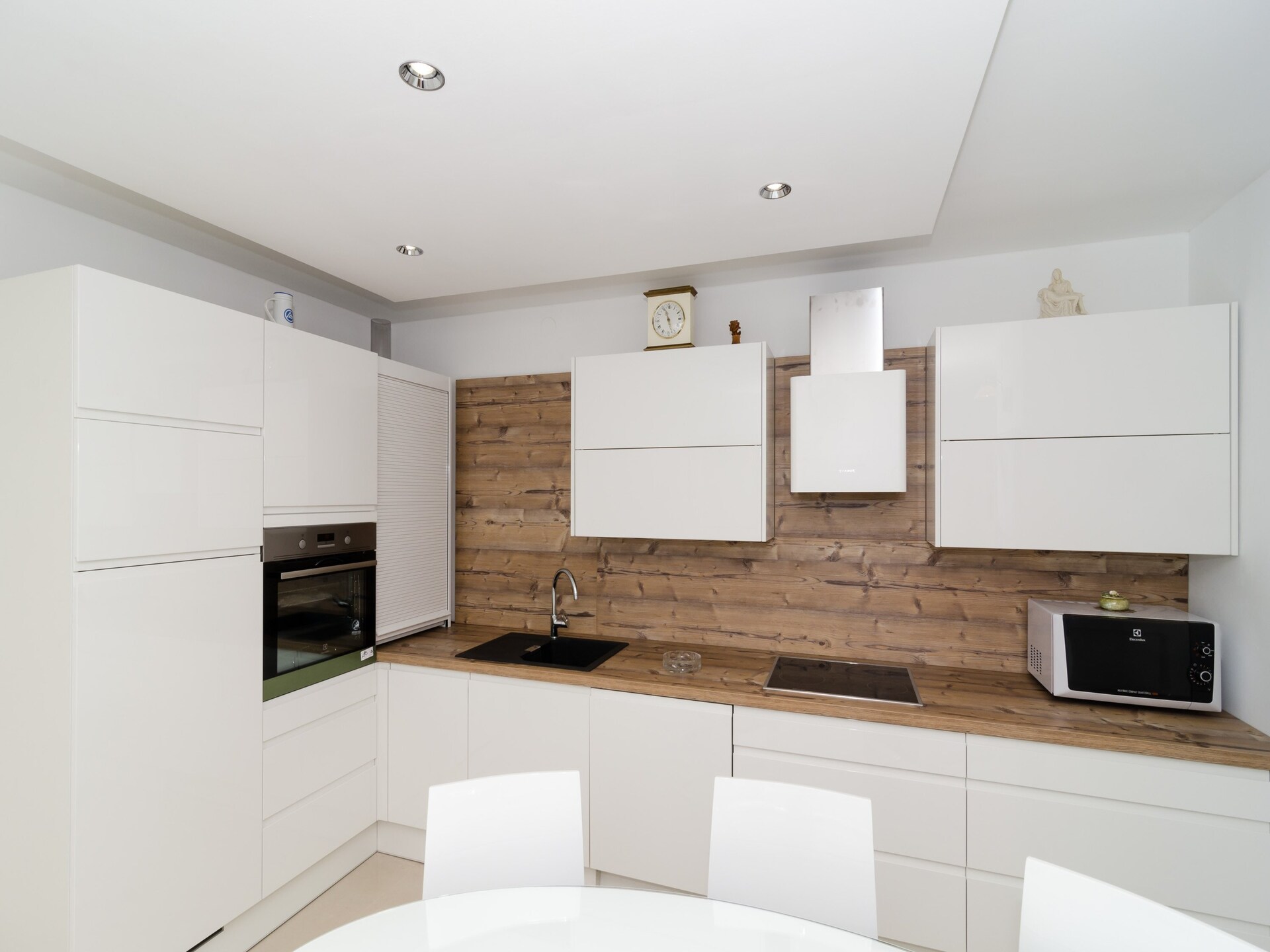 Modern 2-kamerappartement met balkon en uitzicht, op loopafstand van Old Town - foto 9