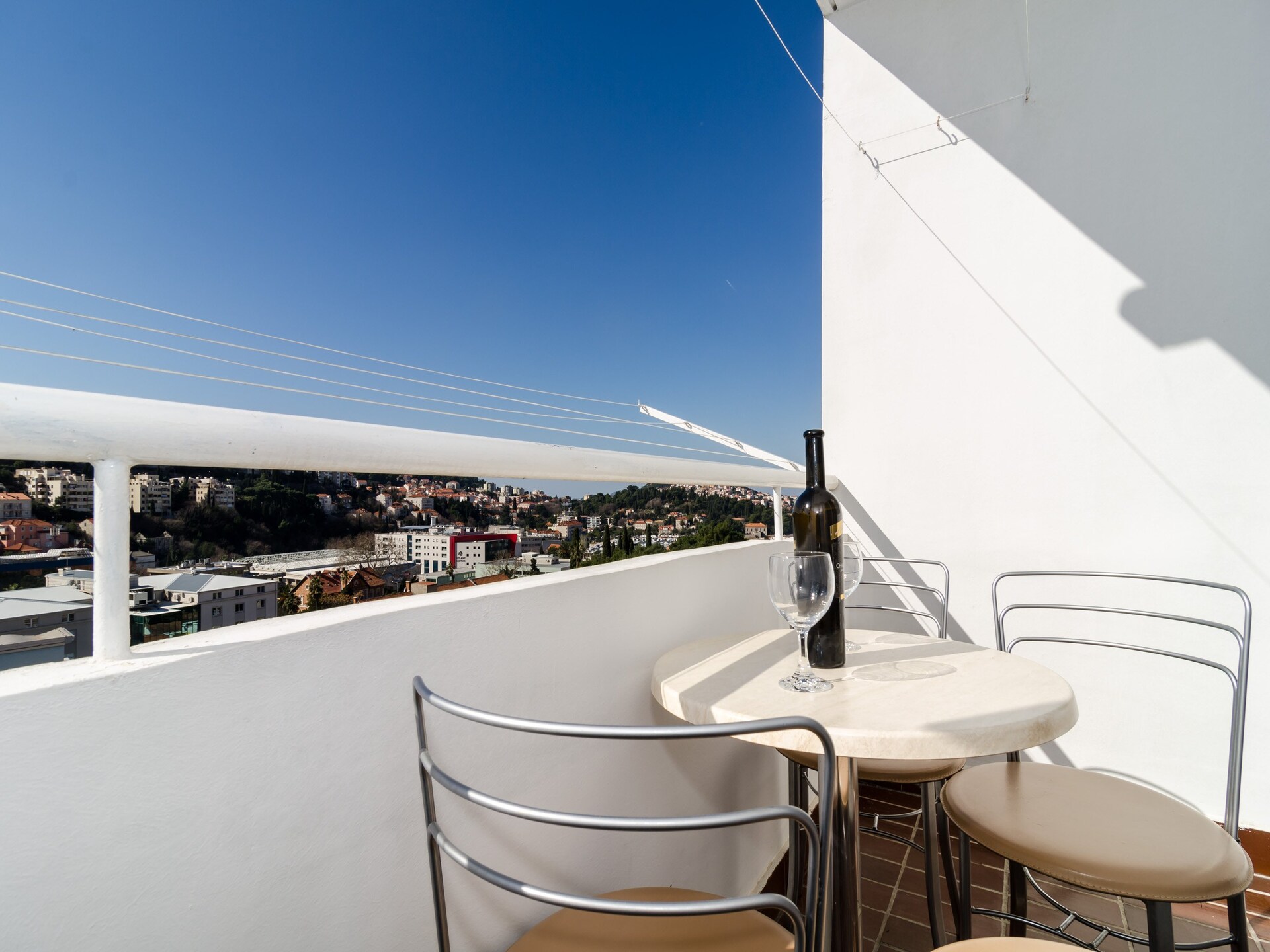 Modern 2-kamerappartement met balkon en uitzicht, op loopafstand van Old Town - foto 24