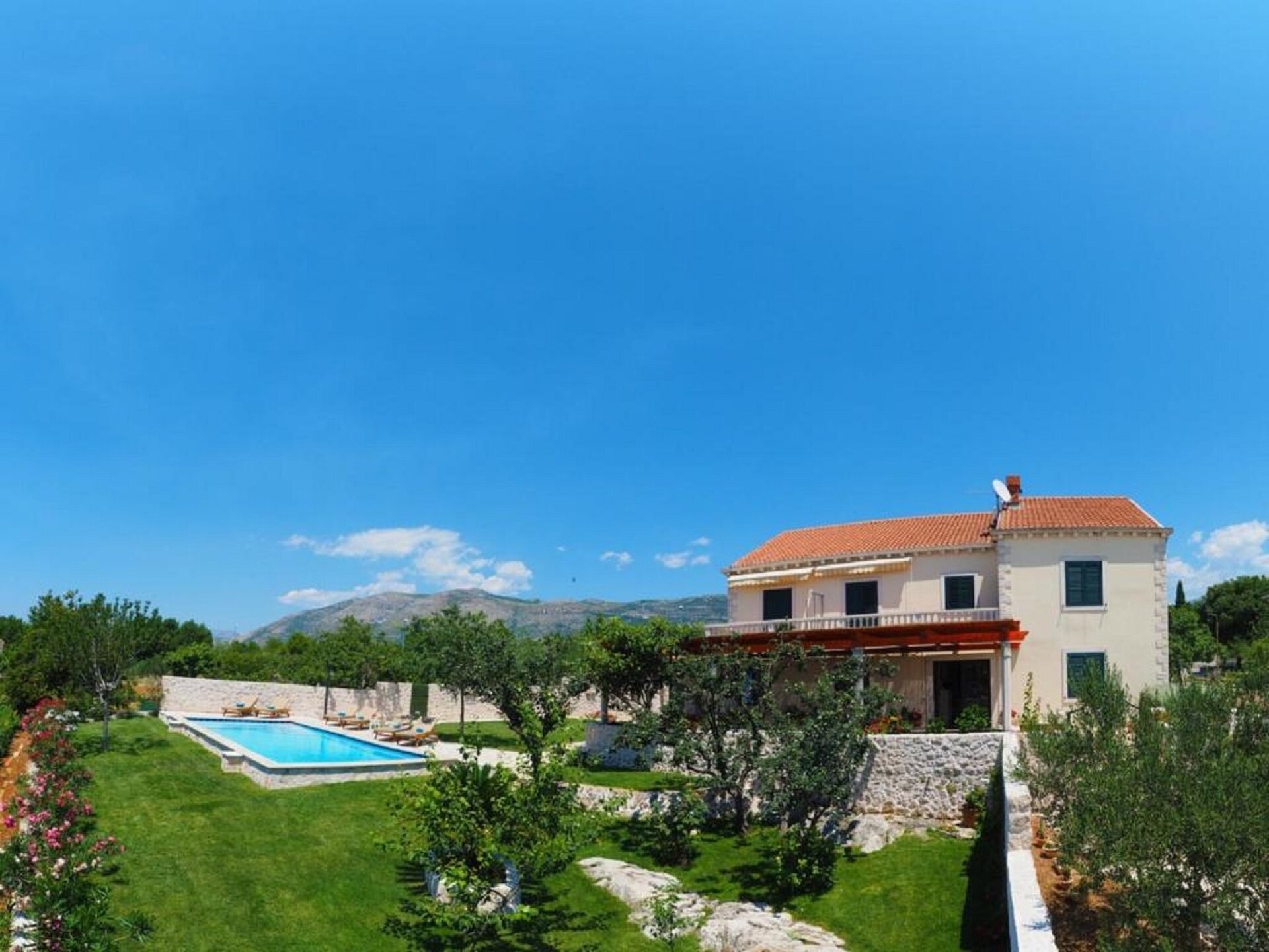 Ruime 4-slaapkamer villa met privézwembad en terras nabij Cavtat - foto 31