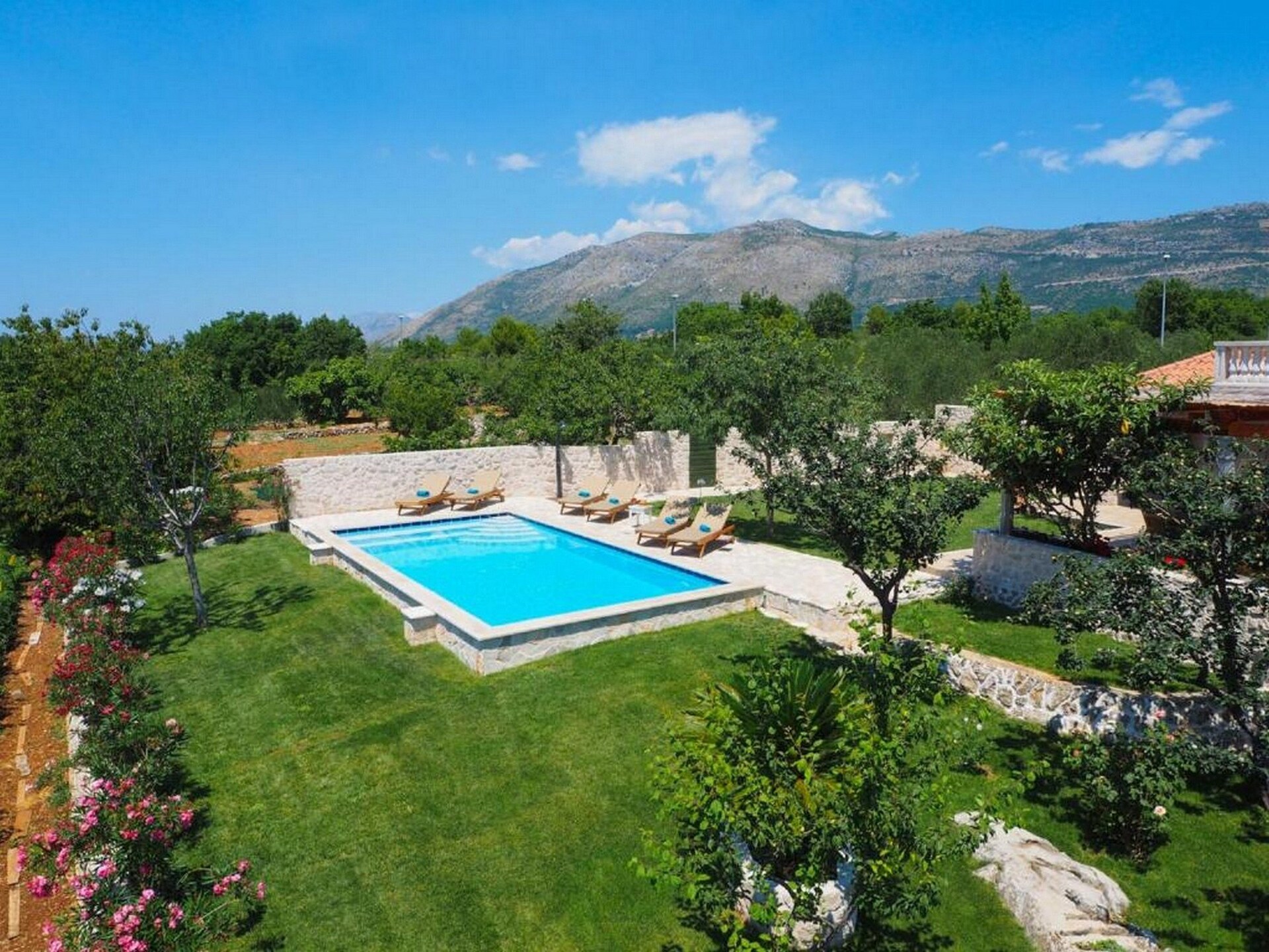 Ruime 4-slaapkamer villa met privézwembad en terras nabij Cavtat - foto 45