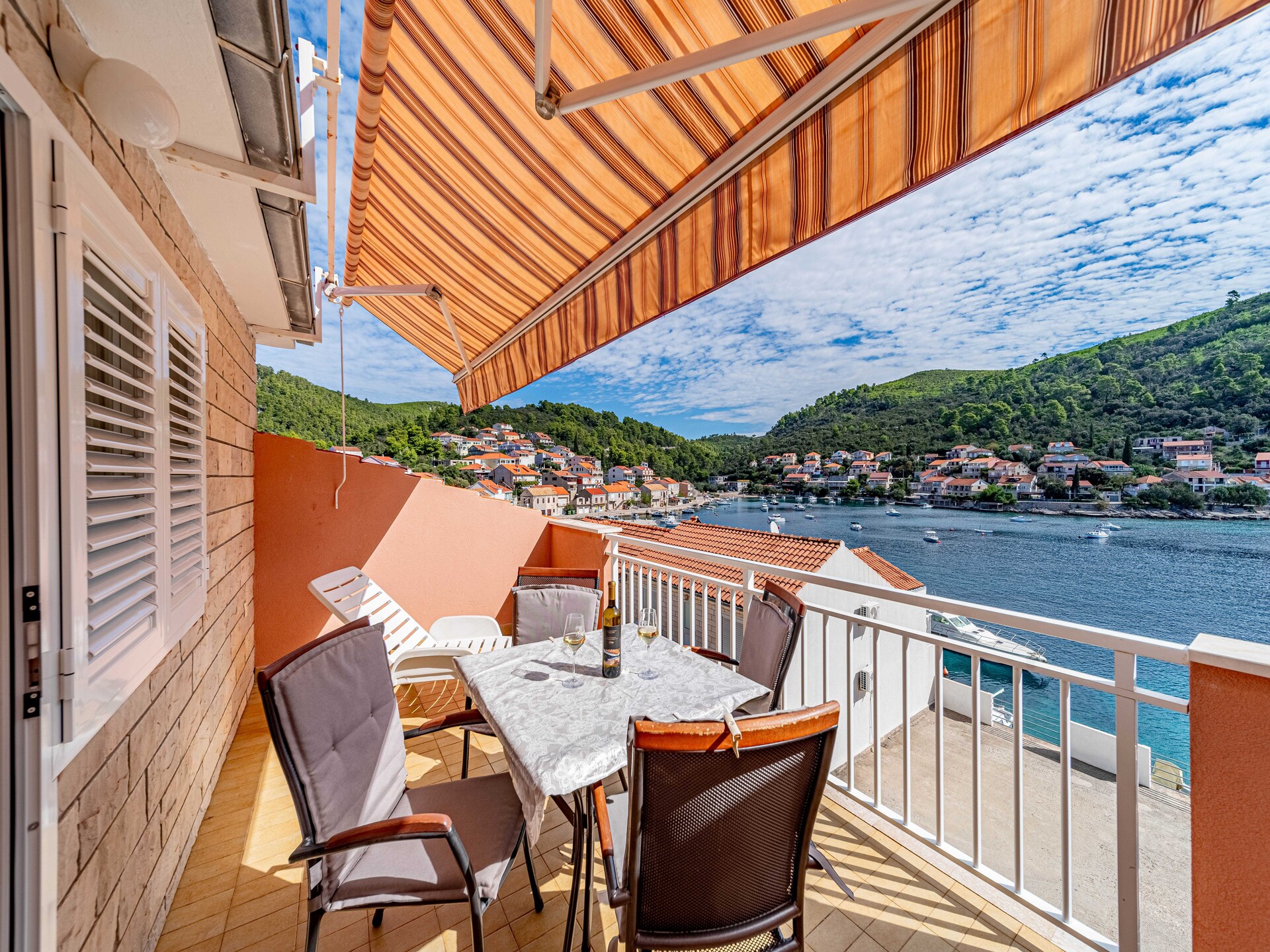 Appartement met zeezicht en balkon, direct bij het strand in Smokvica - foto 24