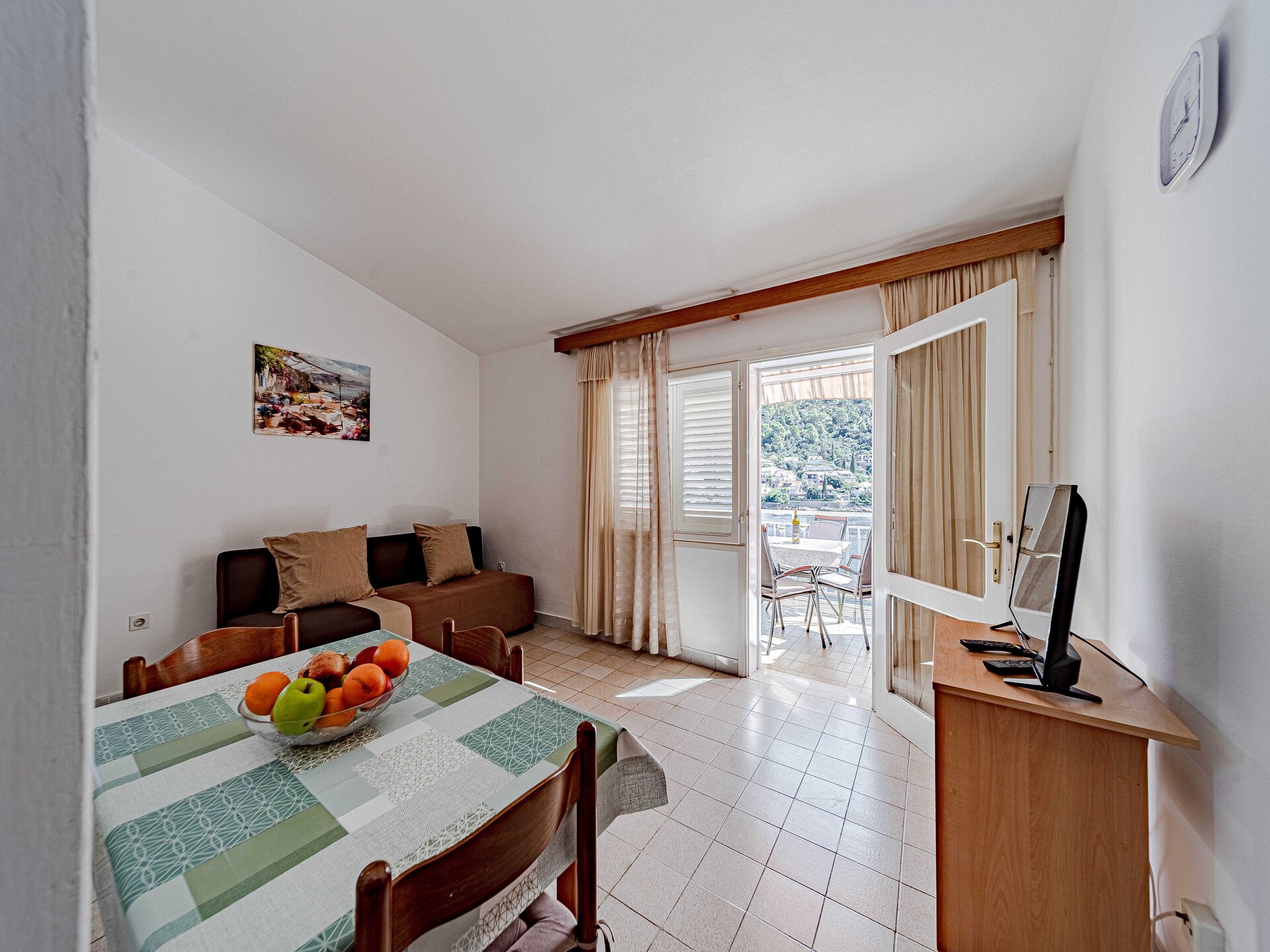 Appartement met zeezicht en balkon, direct bij het strand in Smokvica - foto 6