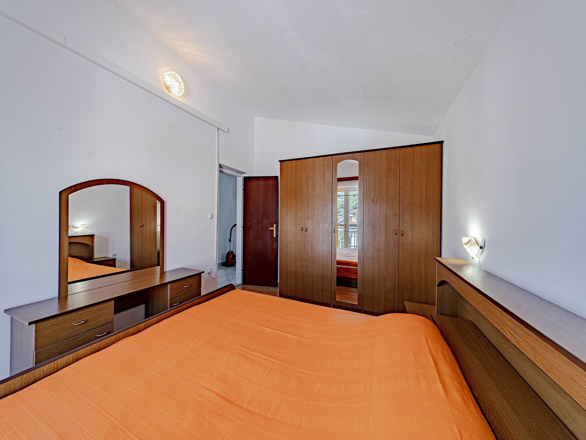 Appartement met zeezicht en balkon, direct bij het strand in Smokvica - foto 12