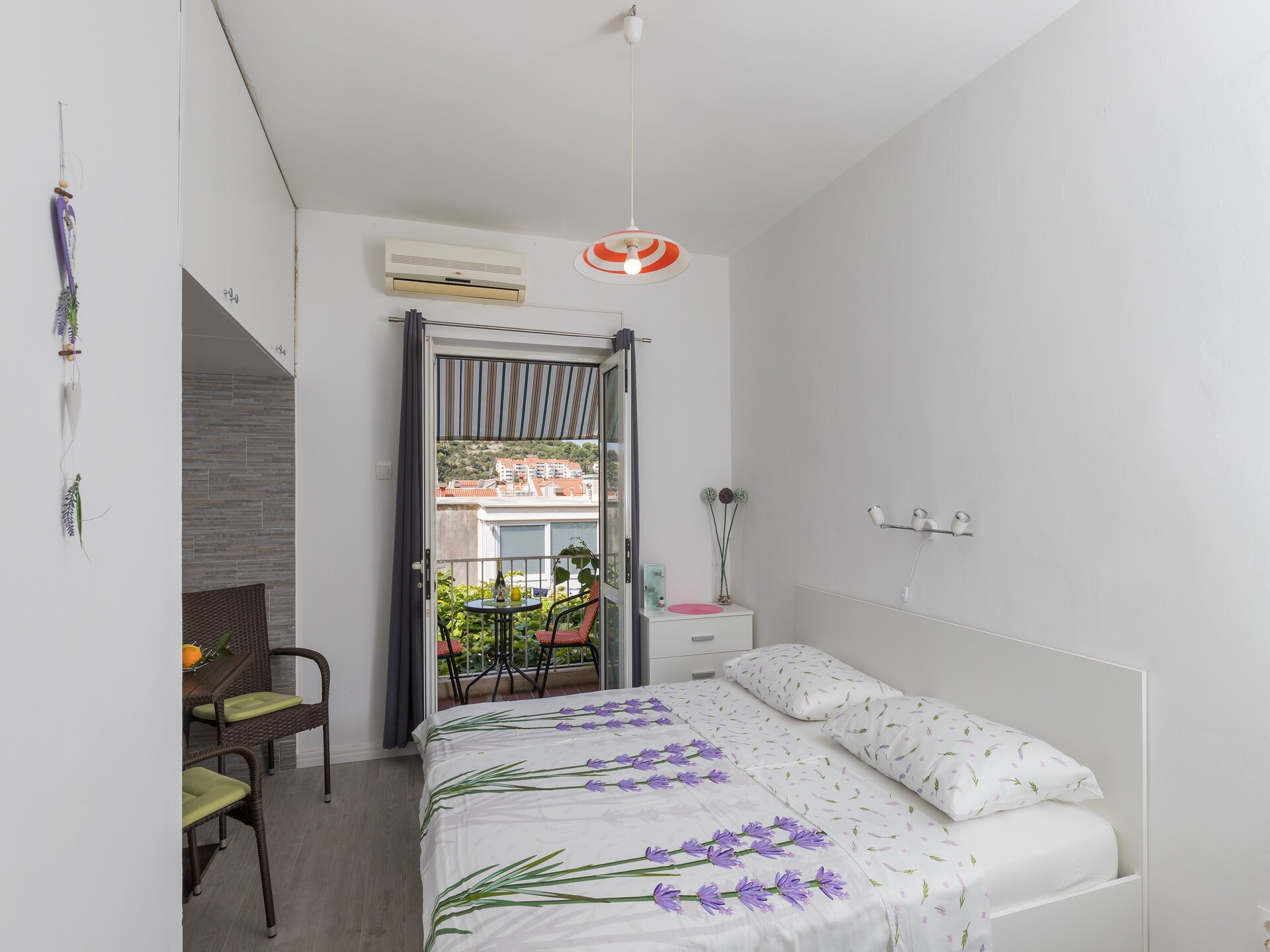 Knusse kamer met balkon en tuinzicht in rustige buurt bij Dubrovnik - foto 2