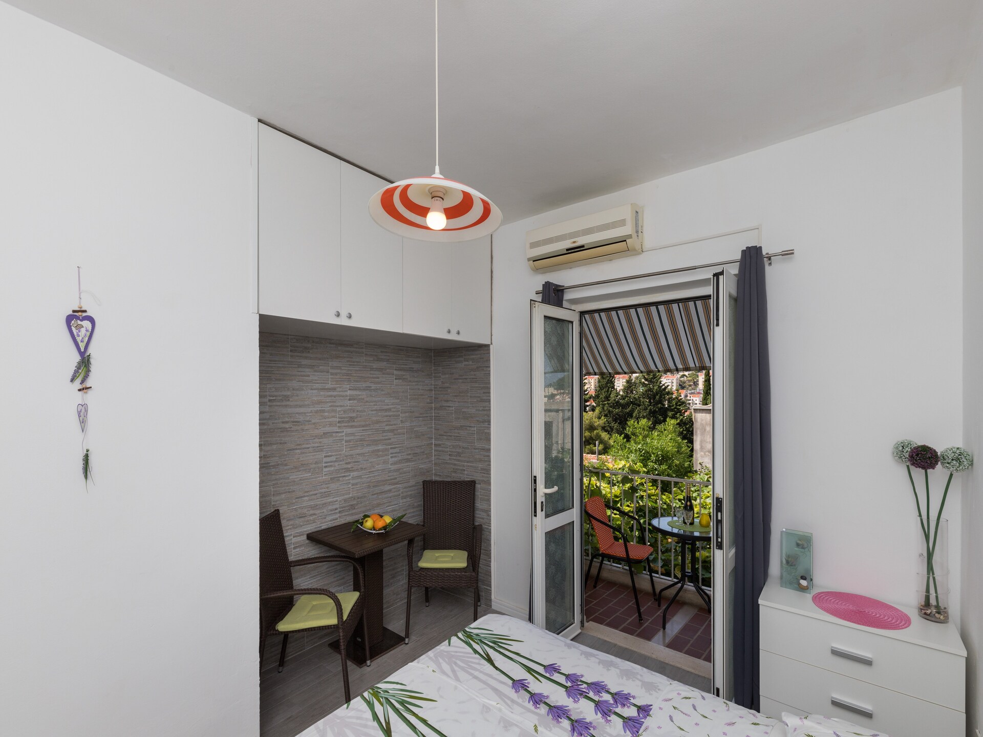 Knusse kamer met balkon en tuinzicht in rustige buurt bij Dubrovnik - foto 3