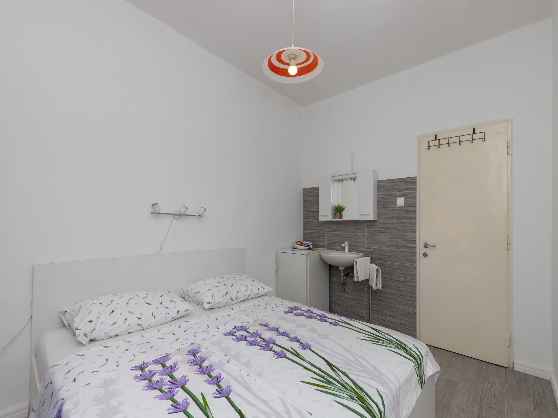 Knusse kamer met balkon en tuinzicht in rustige buurt bij Dubrovnik - foto 4