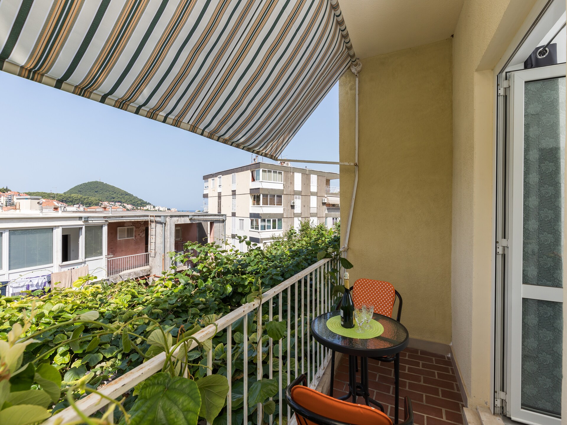 Knusse kamer met balkon en tuinzicht in rustige buurt bij Dubrovnik - foto 10