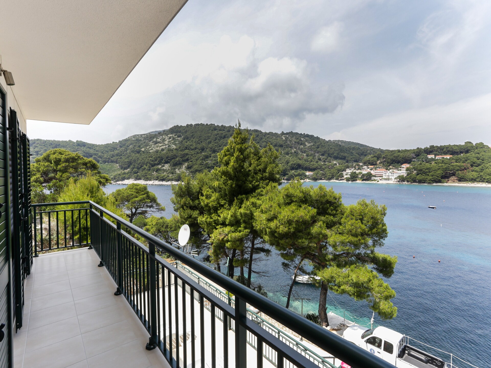 Deluxe appartement met balkon en zeezicht in de stille baai van Saplunara - foto 11