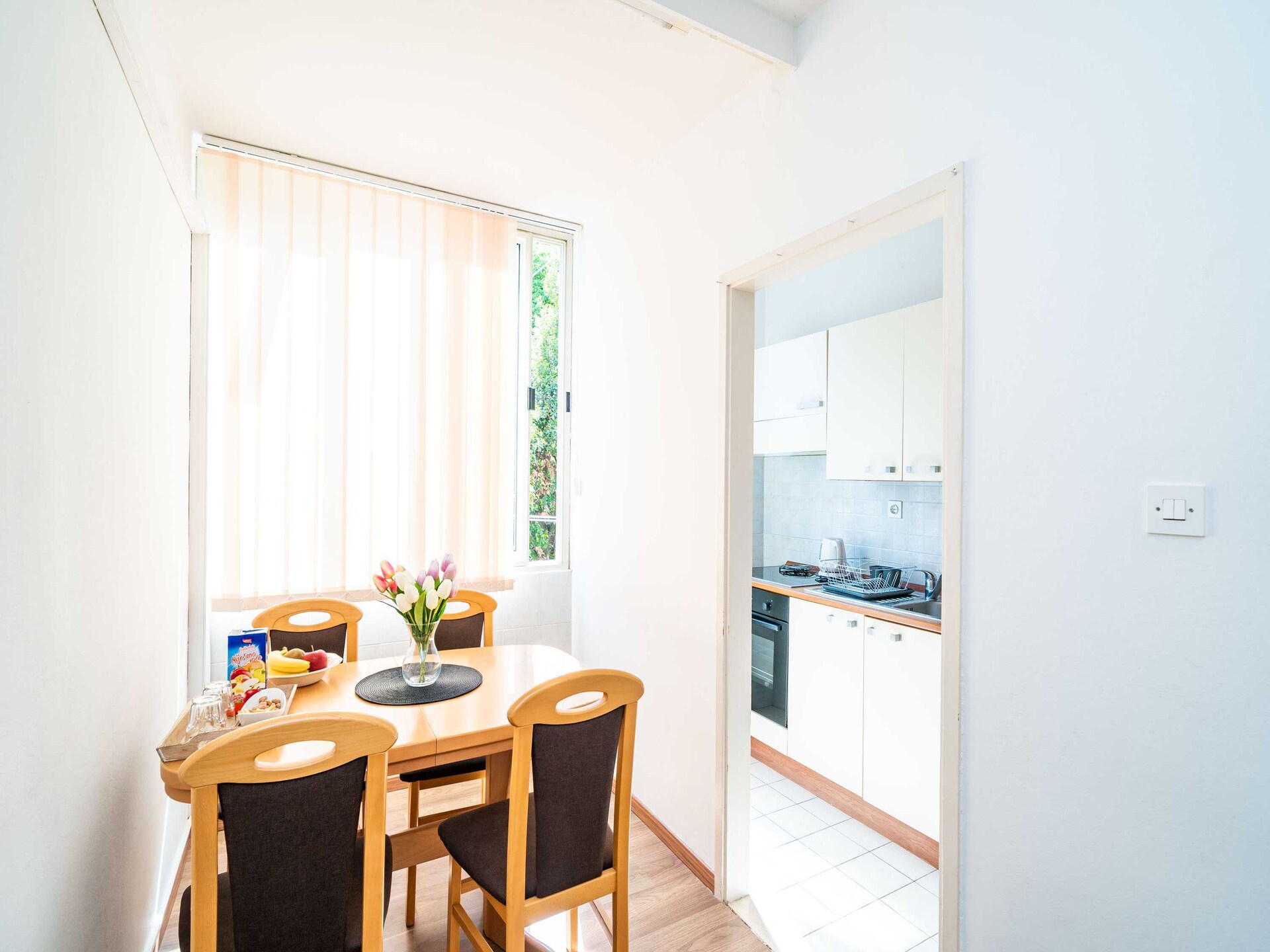 Comfortabel appartement met parkeren, op 2 km van de historische binnenstad - foto 4