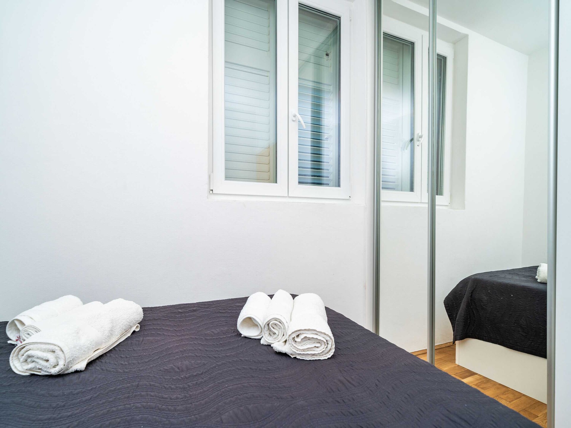 Comfortabel appartement met parkeren, op 2 km van de historische binnenstad - foto 11