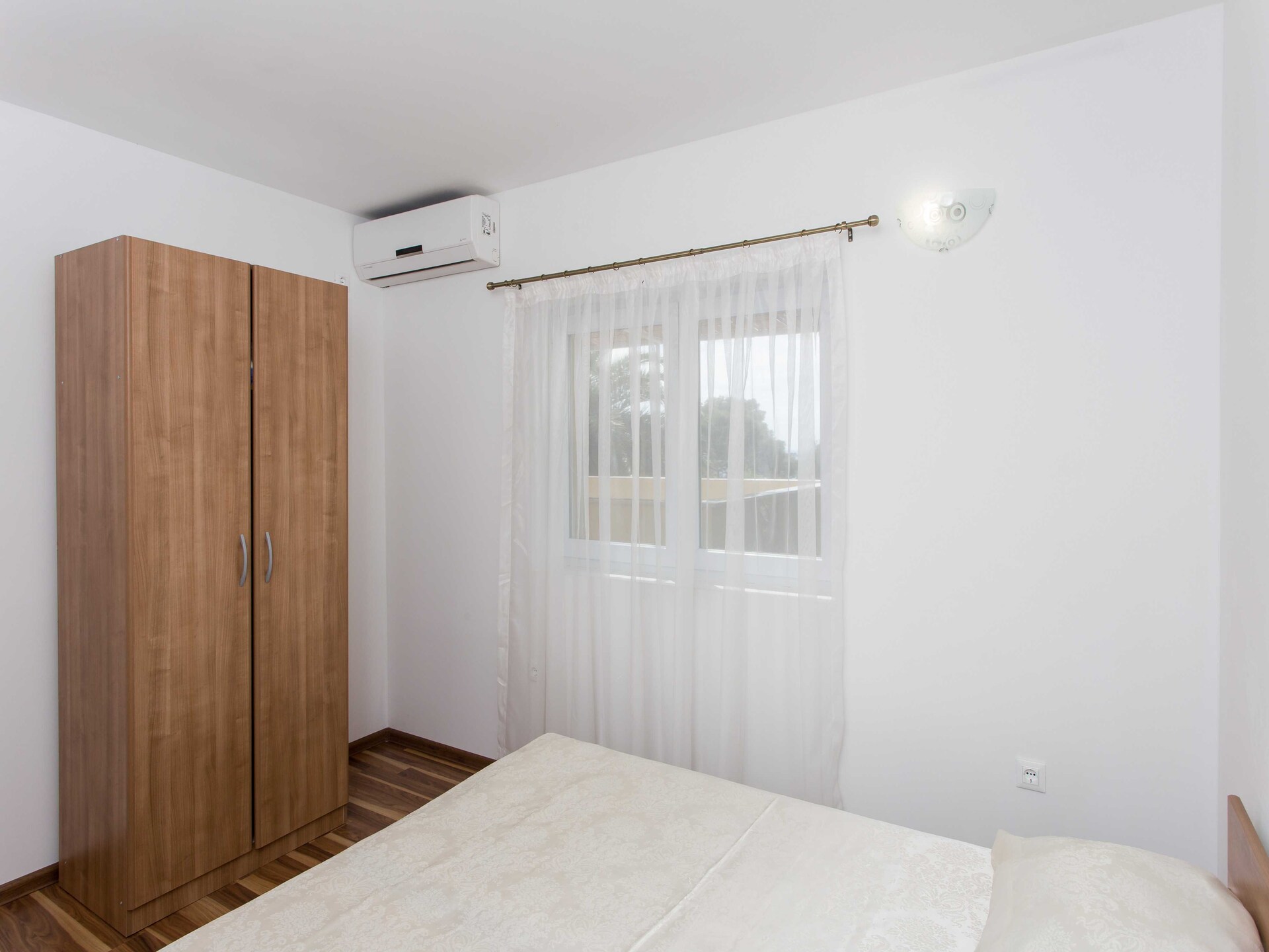 Zonnig appartement voor 3 met gedeeld terras en zeezicht in Mlini - foto 11