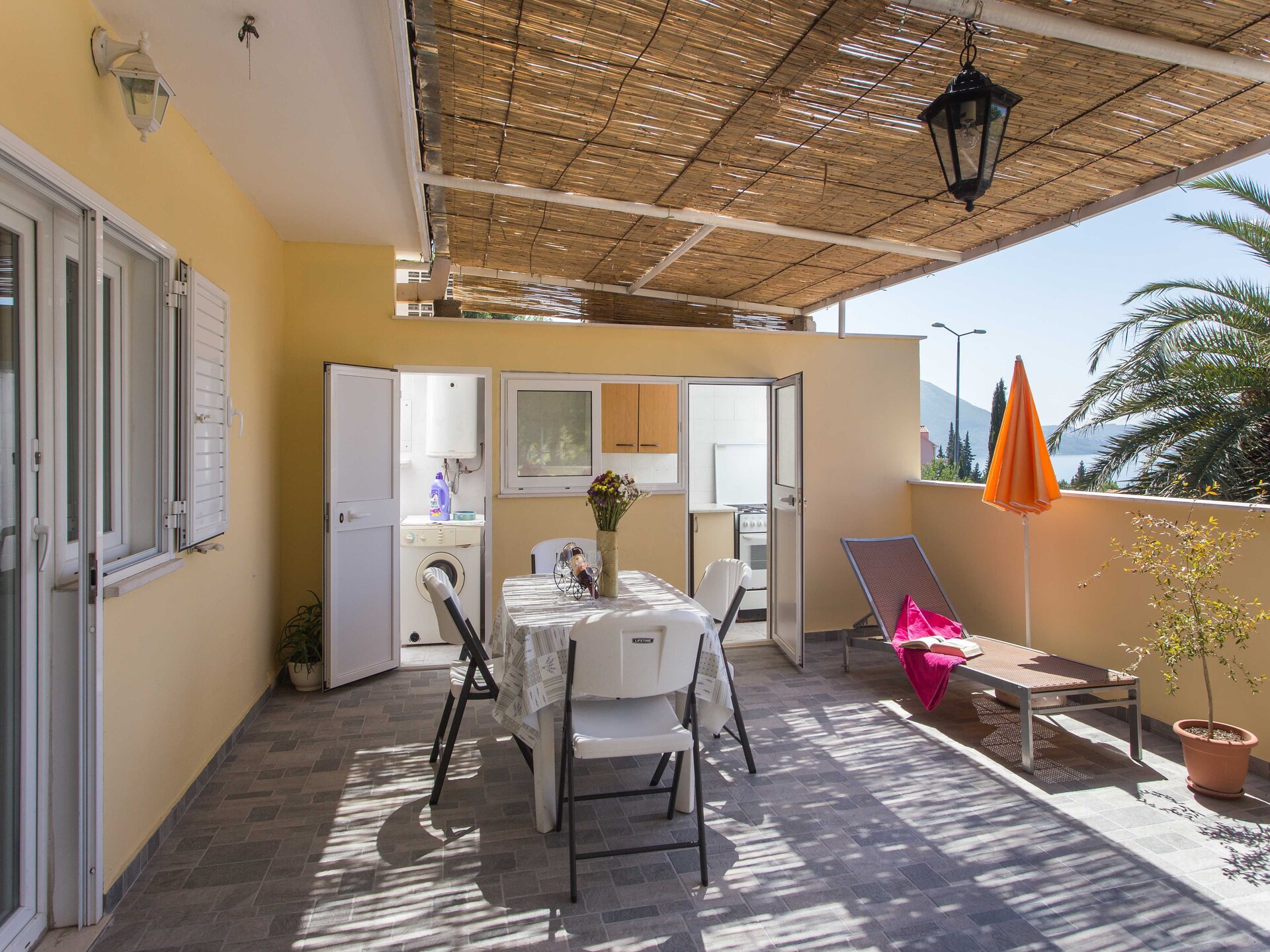 Ruim appartement op 400m van zee met gedeeld terras in Mlini - foto 1