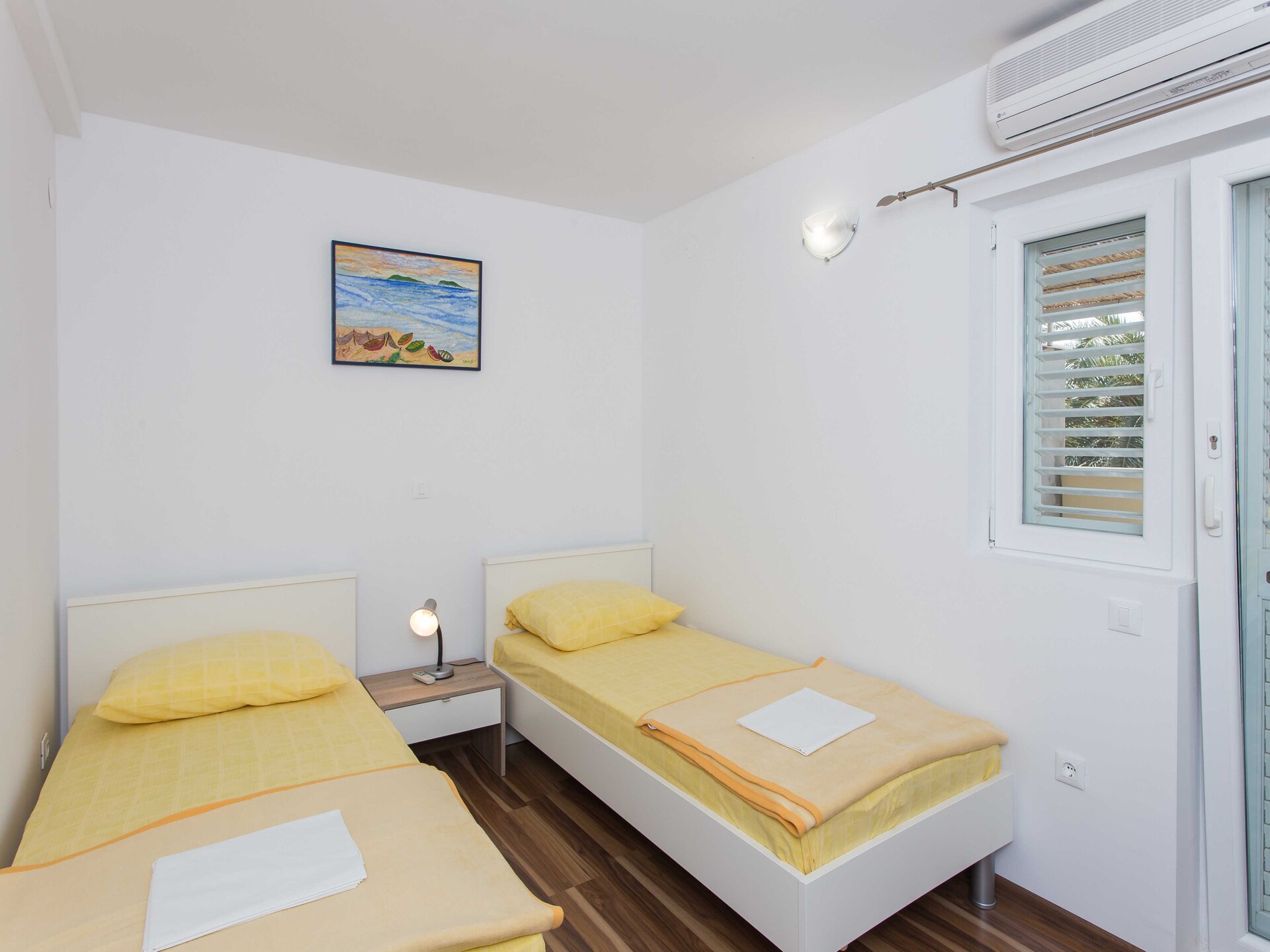 Ruim appartement op 400m van zee met gedeeld terras in Mlini - foto 11