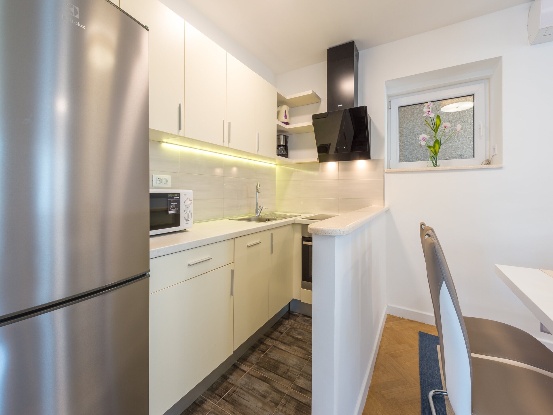 Rustiek appartement met balkon en zeezicht op Babin Kuk, vlakbij strand - foto 11
