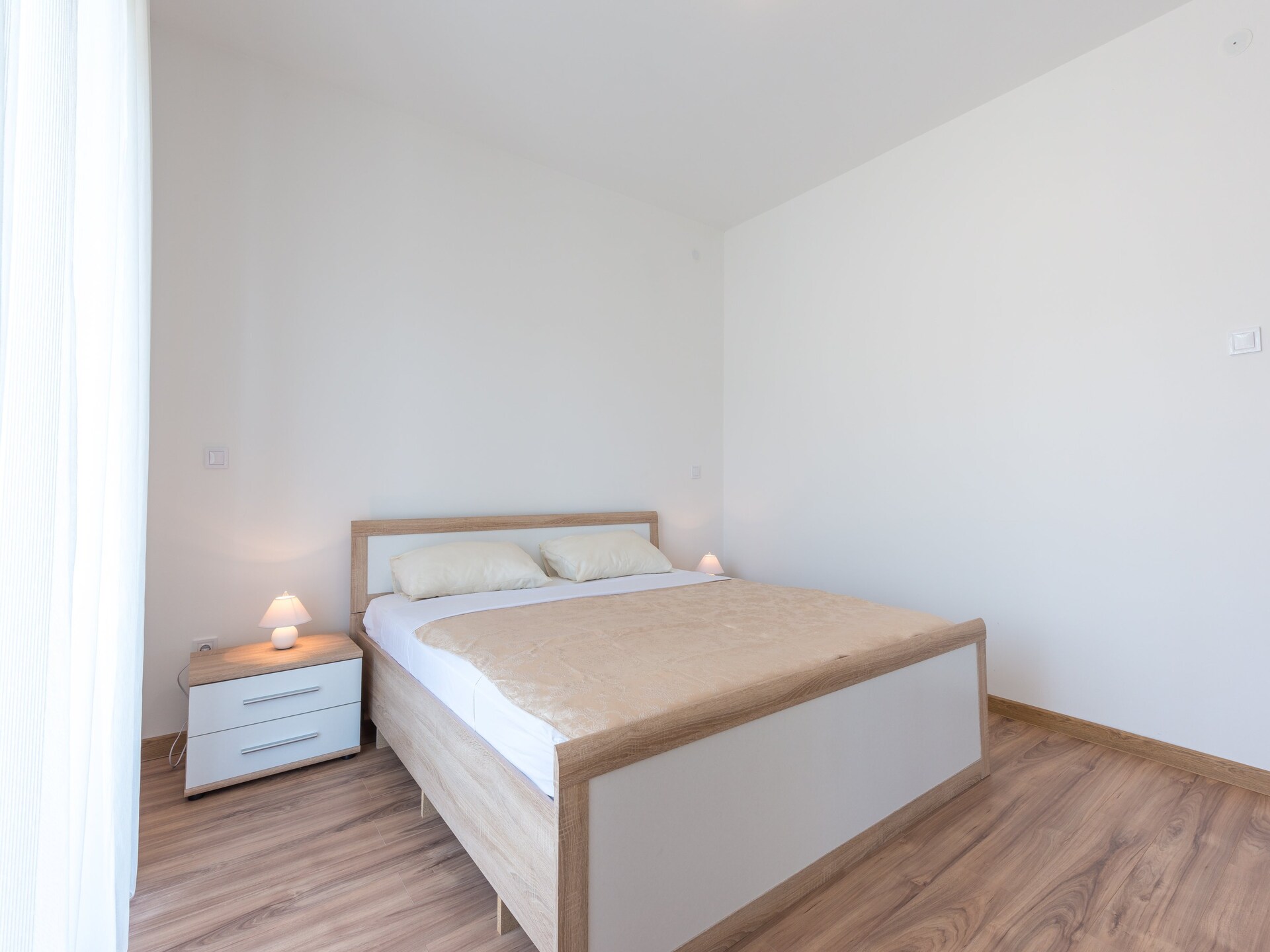 Rustiek appartement met balkon en zeezicht op Babin Kuk, vlakbij strand - foto 17
