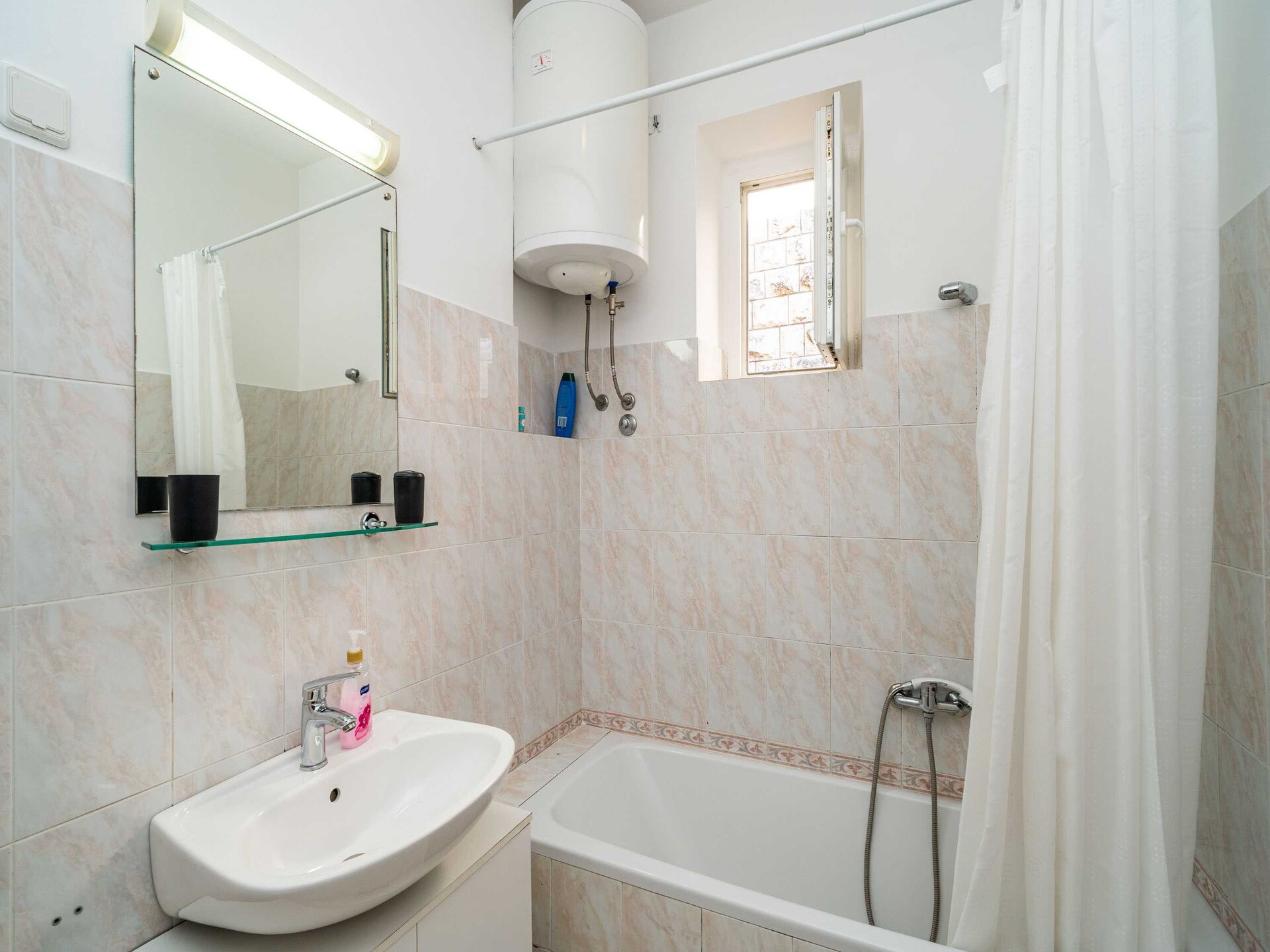 Ruim appartement met terras in Lapad, vlakbij strand en oude stad Dubrovnik - foto 19