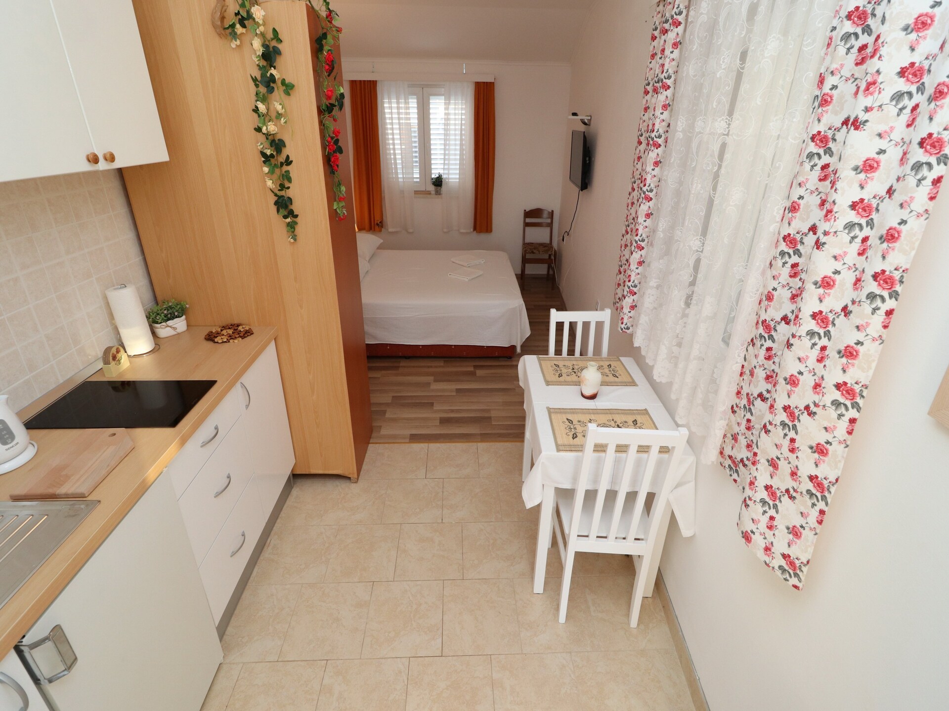 Knusse studio met zeezichtterras op 200 meter van strand in Drače - foto 4